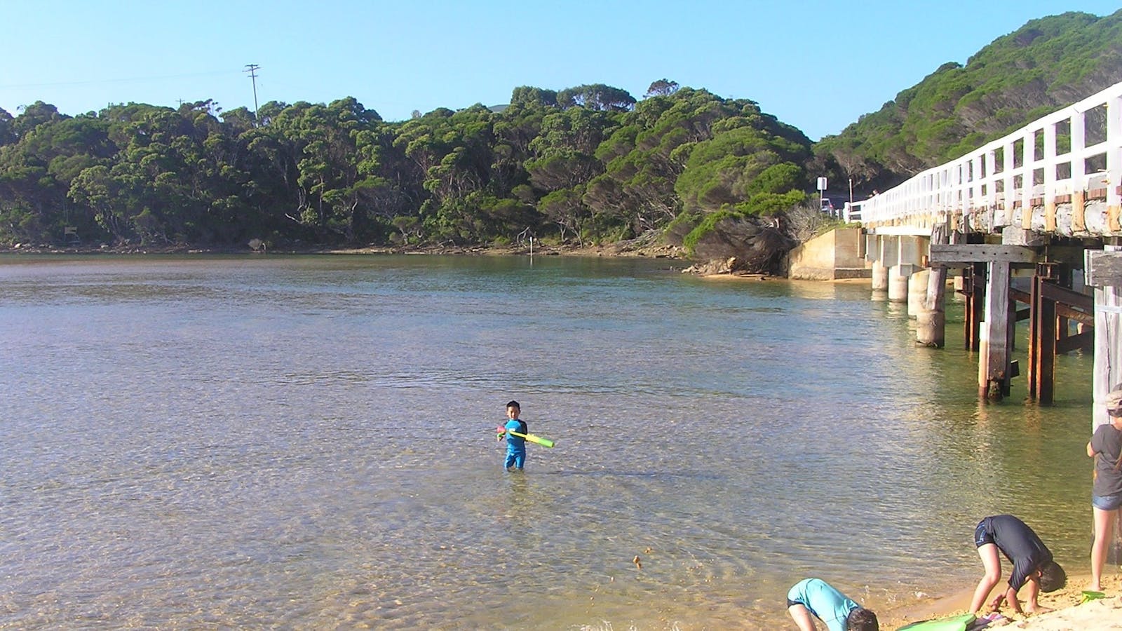 Cuttagee Beach and Lake