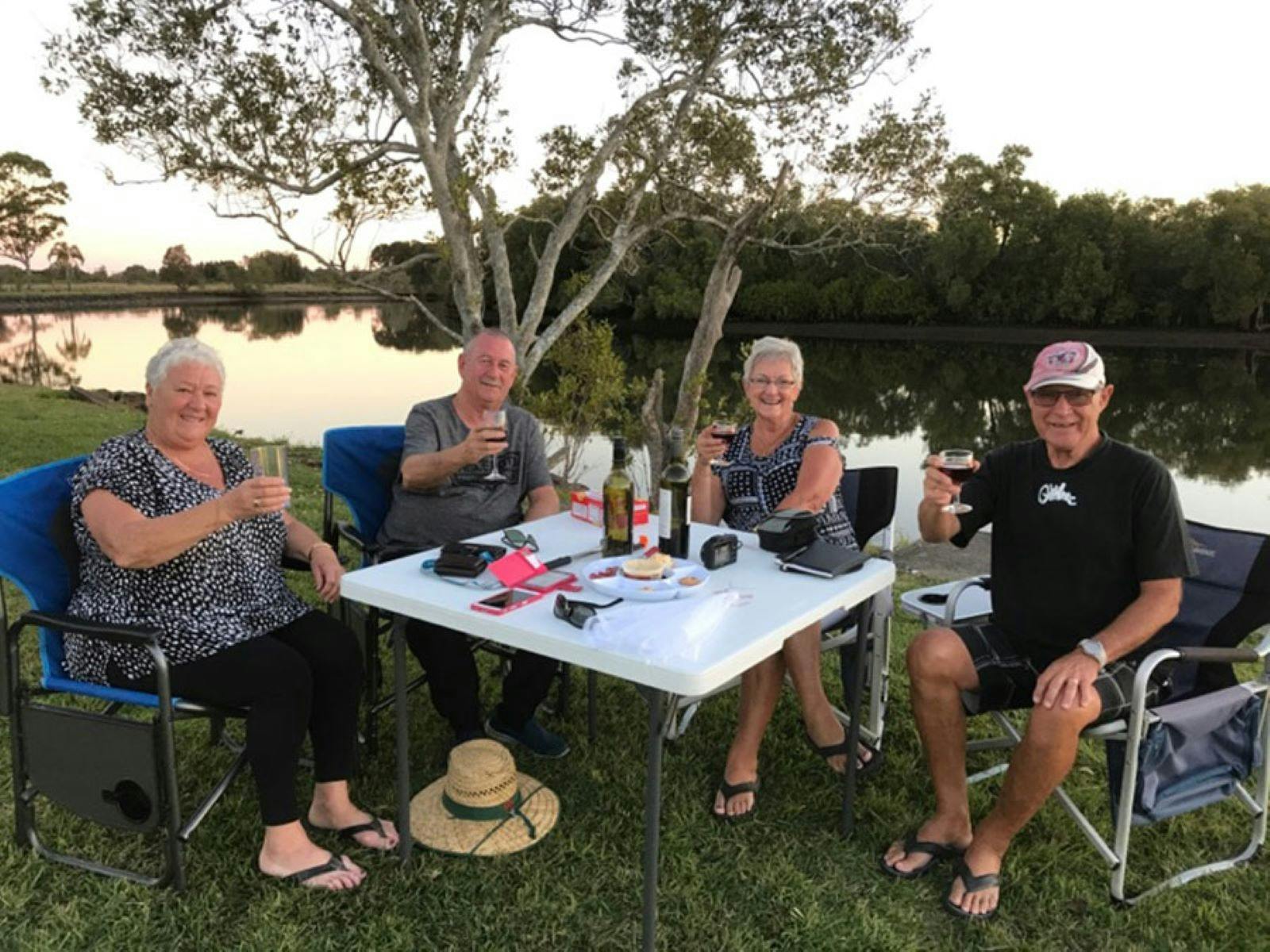 TRavellers enjoying a drink