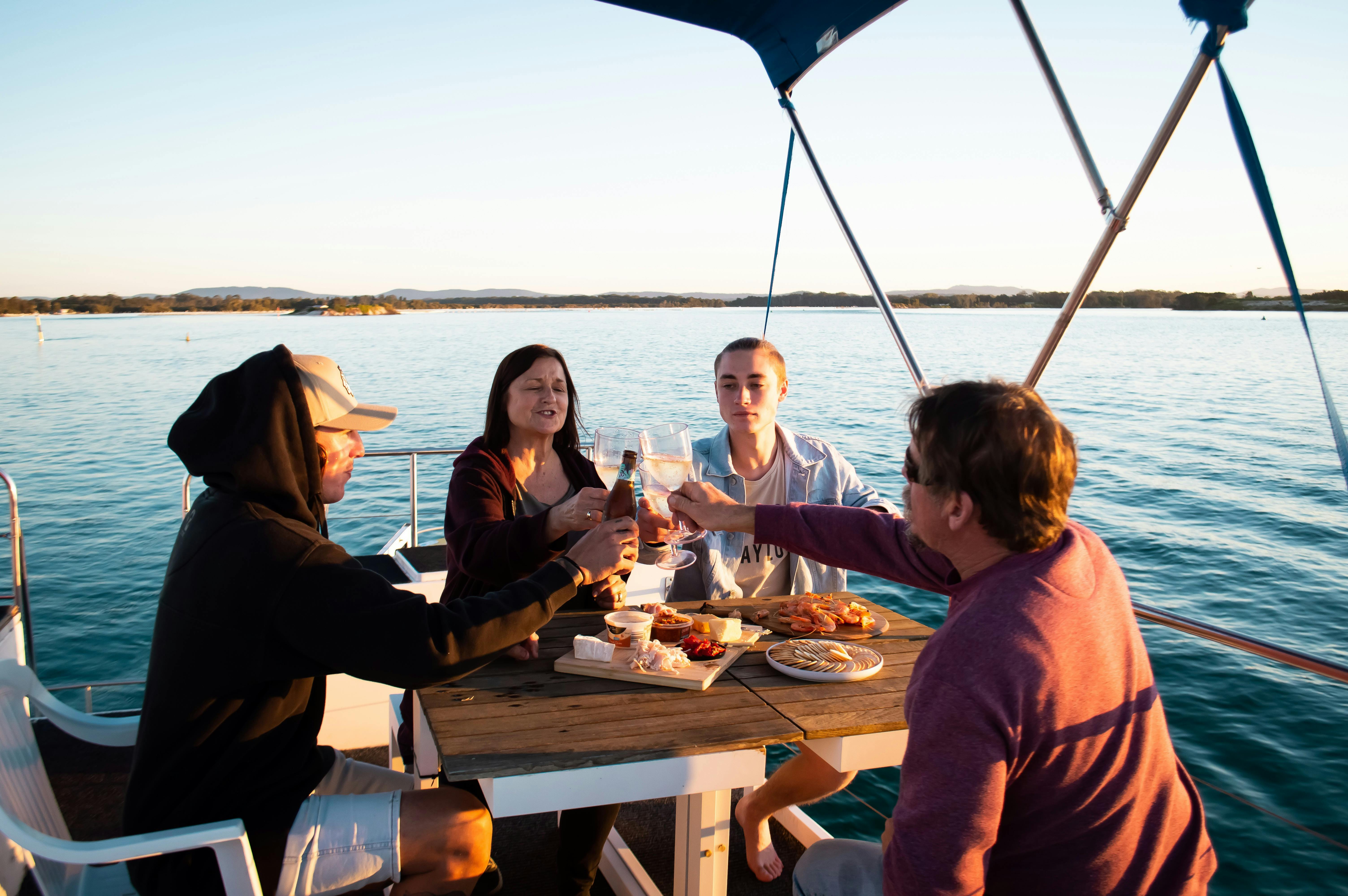 winter houseboat hire