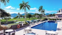 Outdoor Swimming Pool & Spa