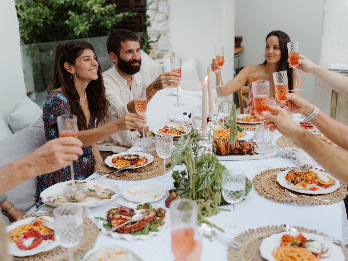 Beautiful bespoke menus created with and for you and served in the comfort of your holiday rental
