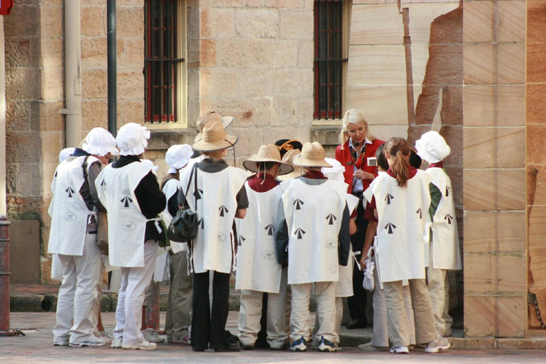 록스 워킹 투어 교육 프로그램 및 투어