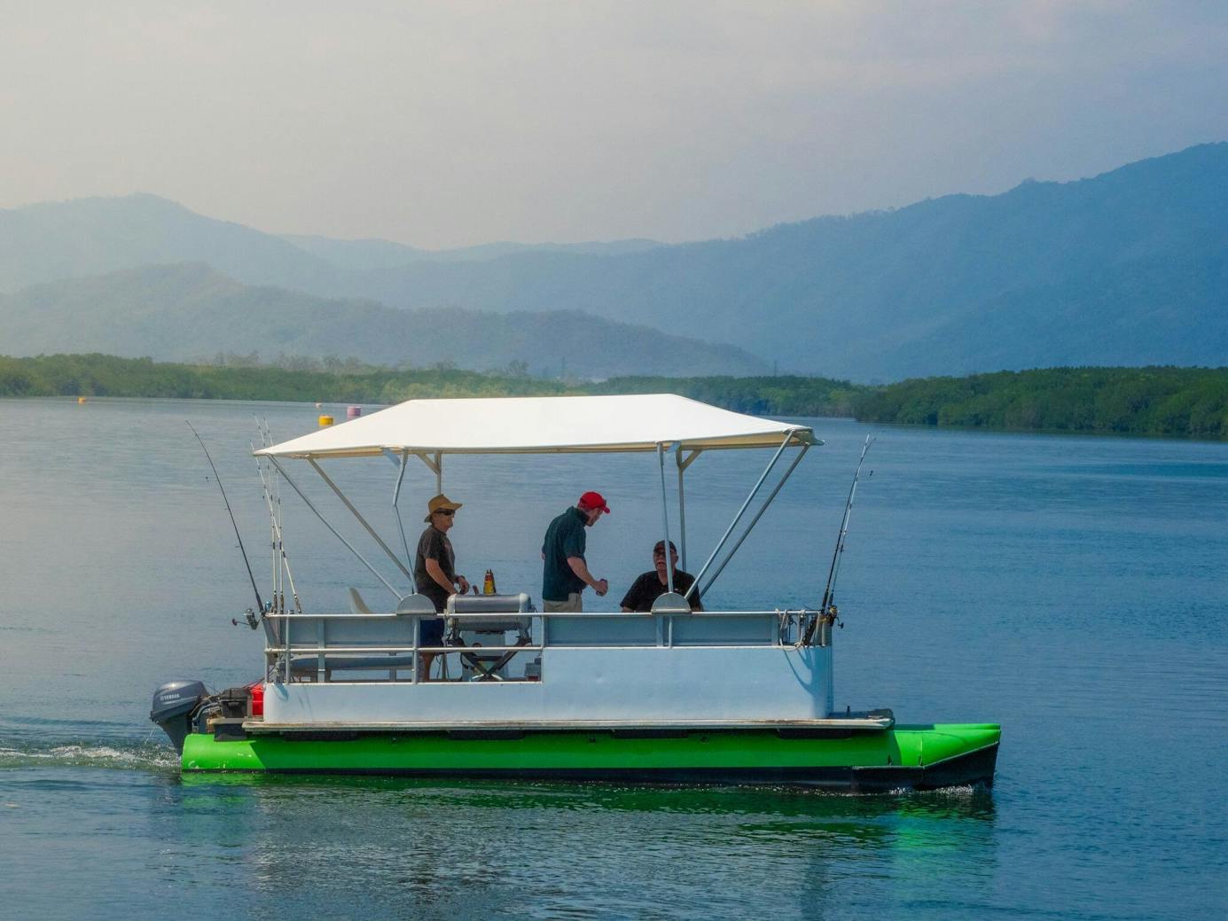Cairns Boat Hire Cairns & Great Barrier Reef