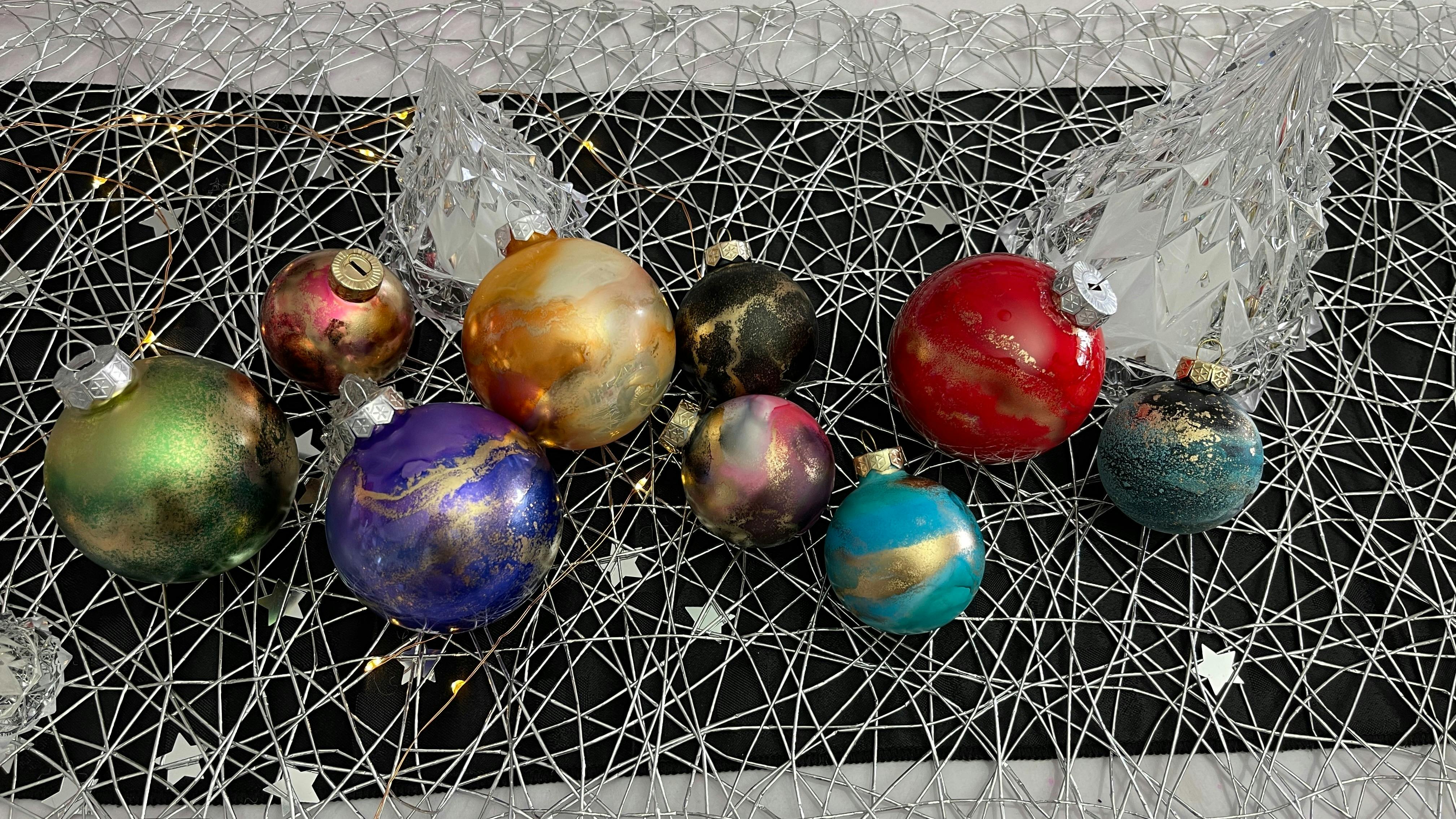 Inks on Christmas Baubles & Resin Christmas Tree Board Workshops