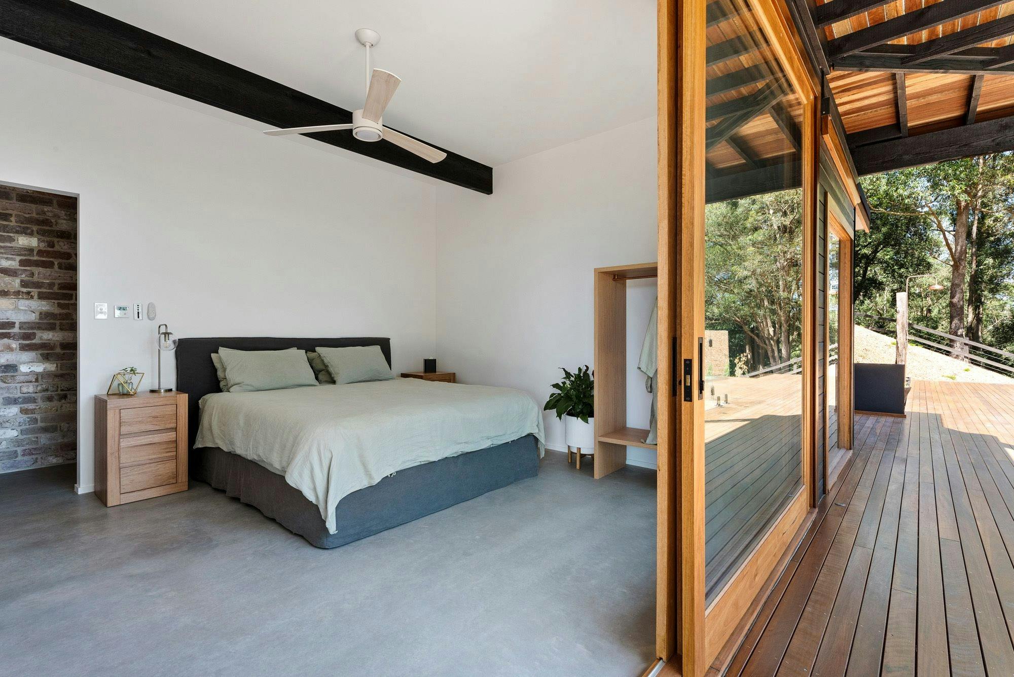 Spacious bedrooms opening onto deck