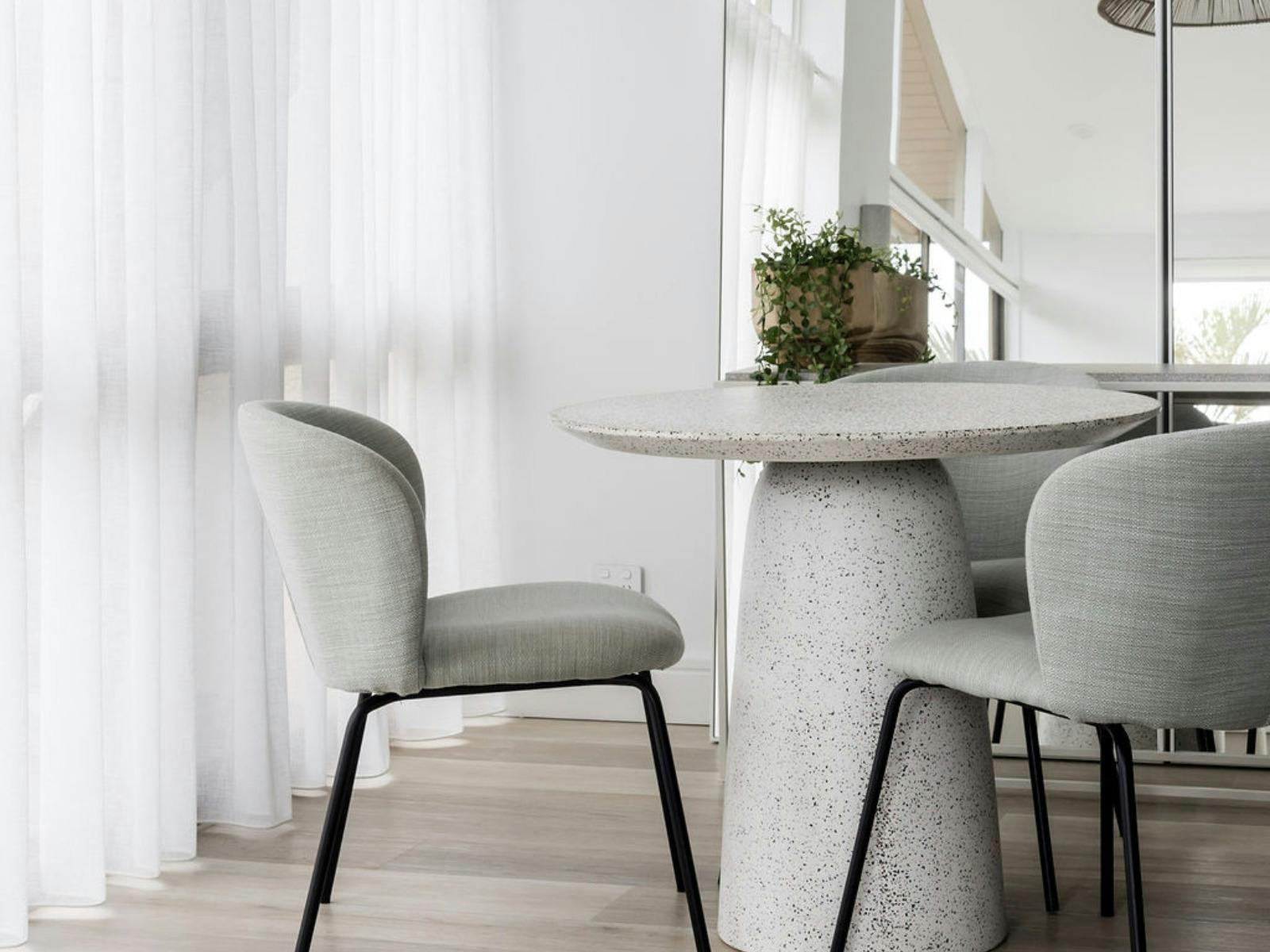 Bright & Cosy living area, Ocean views across Laguna Bay to North Shore