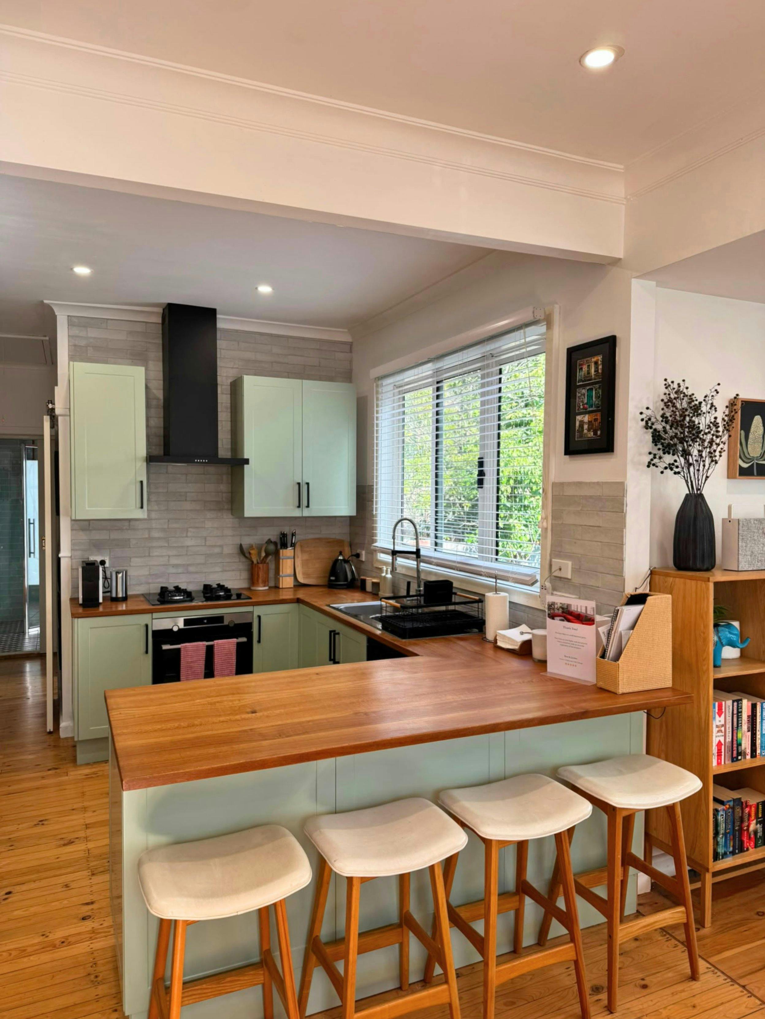 Fully equipped open-plan kitchen in Katoomba accommodation