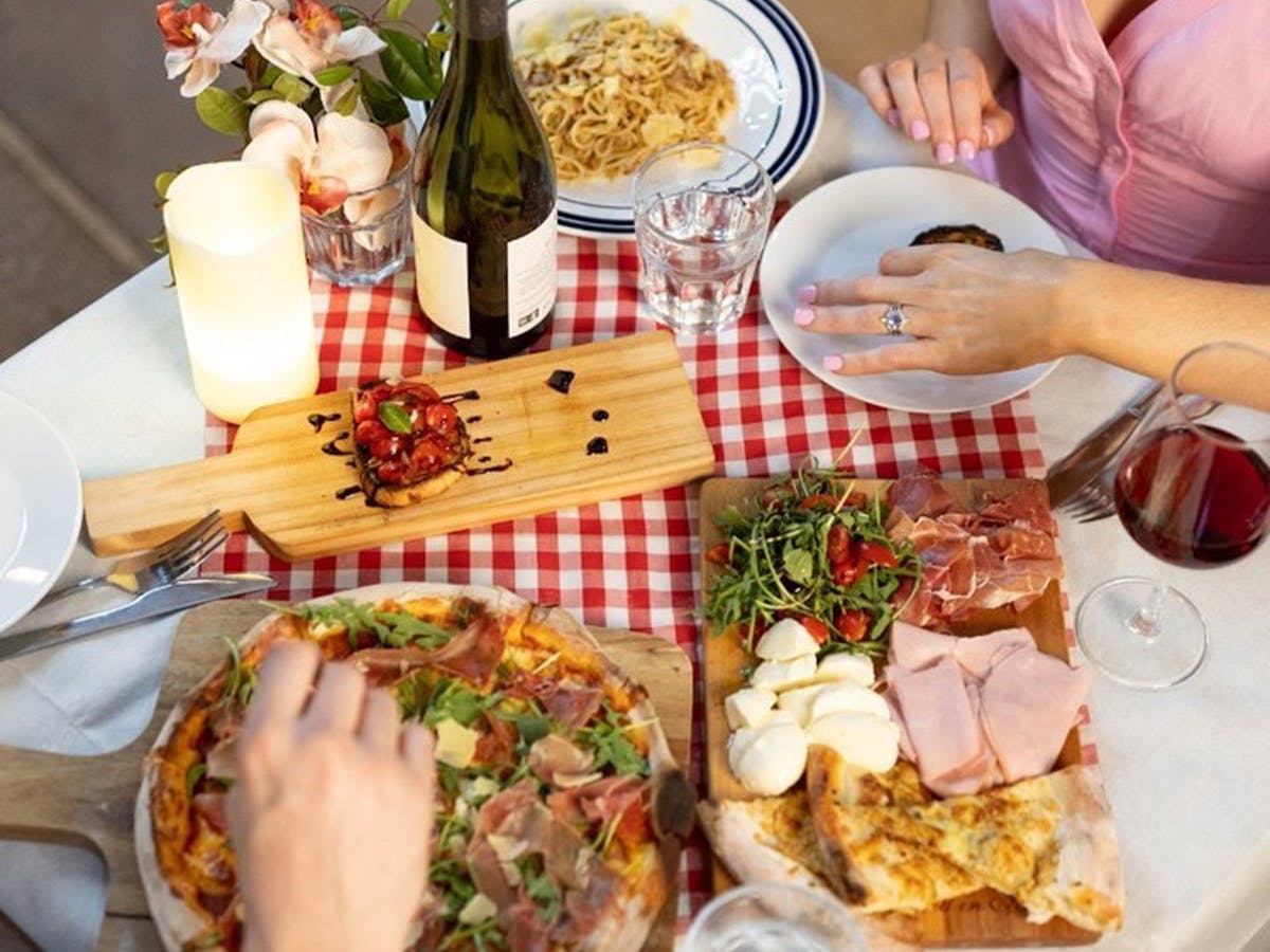 Pizza and charcuterie board, Pizzeria La Prima