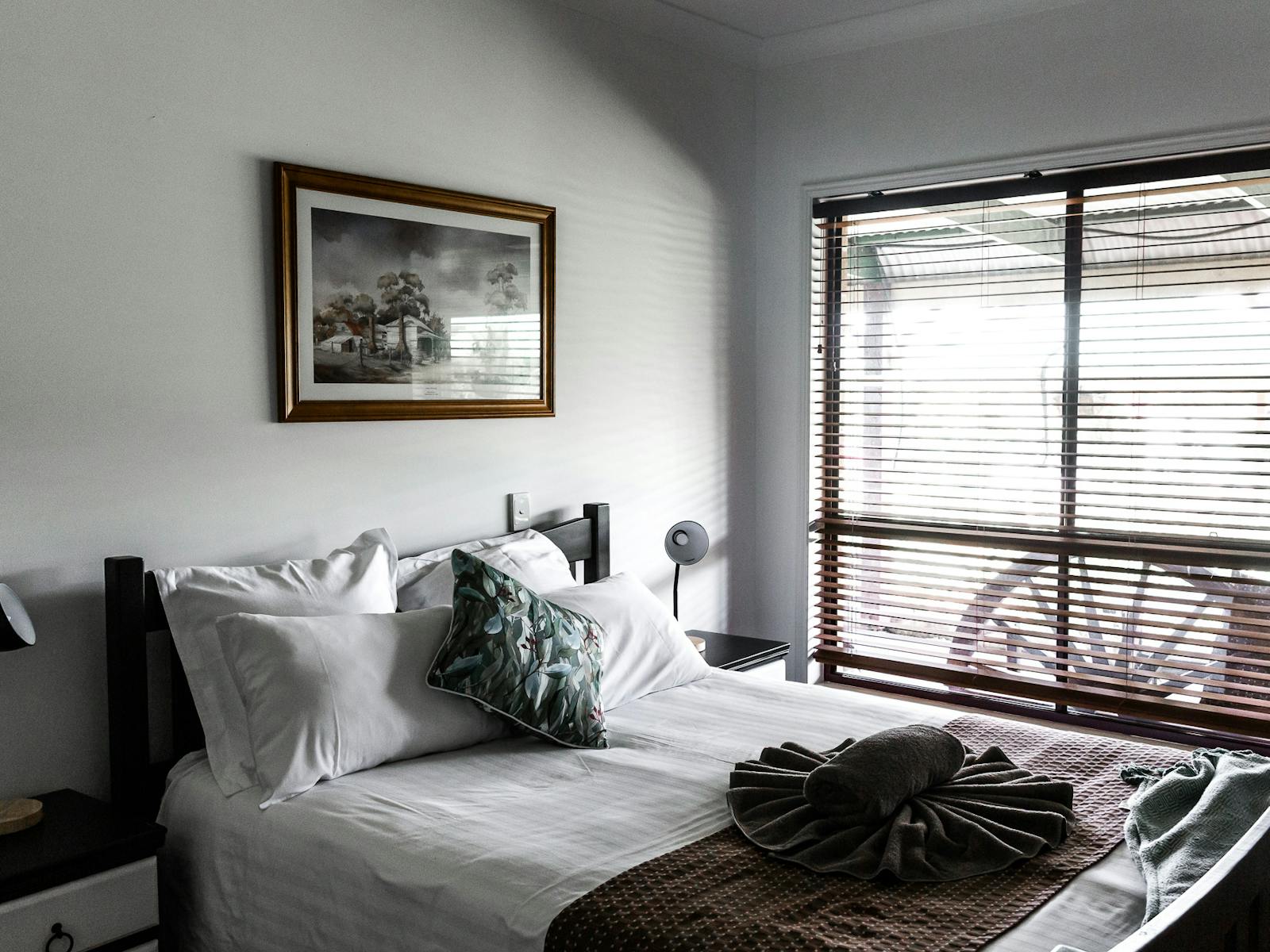 Queen Room Bearded Dragon Hotel Tamborine Queen Room Bearded Dragon Hotel Tamborine