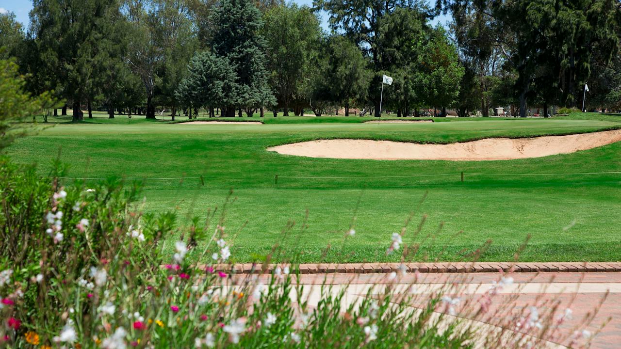 Howlong Golf Resort