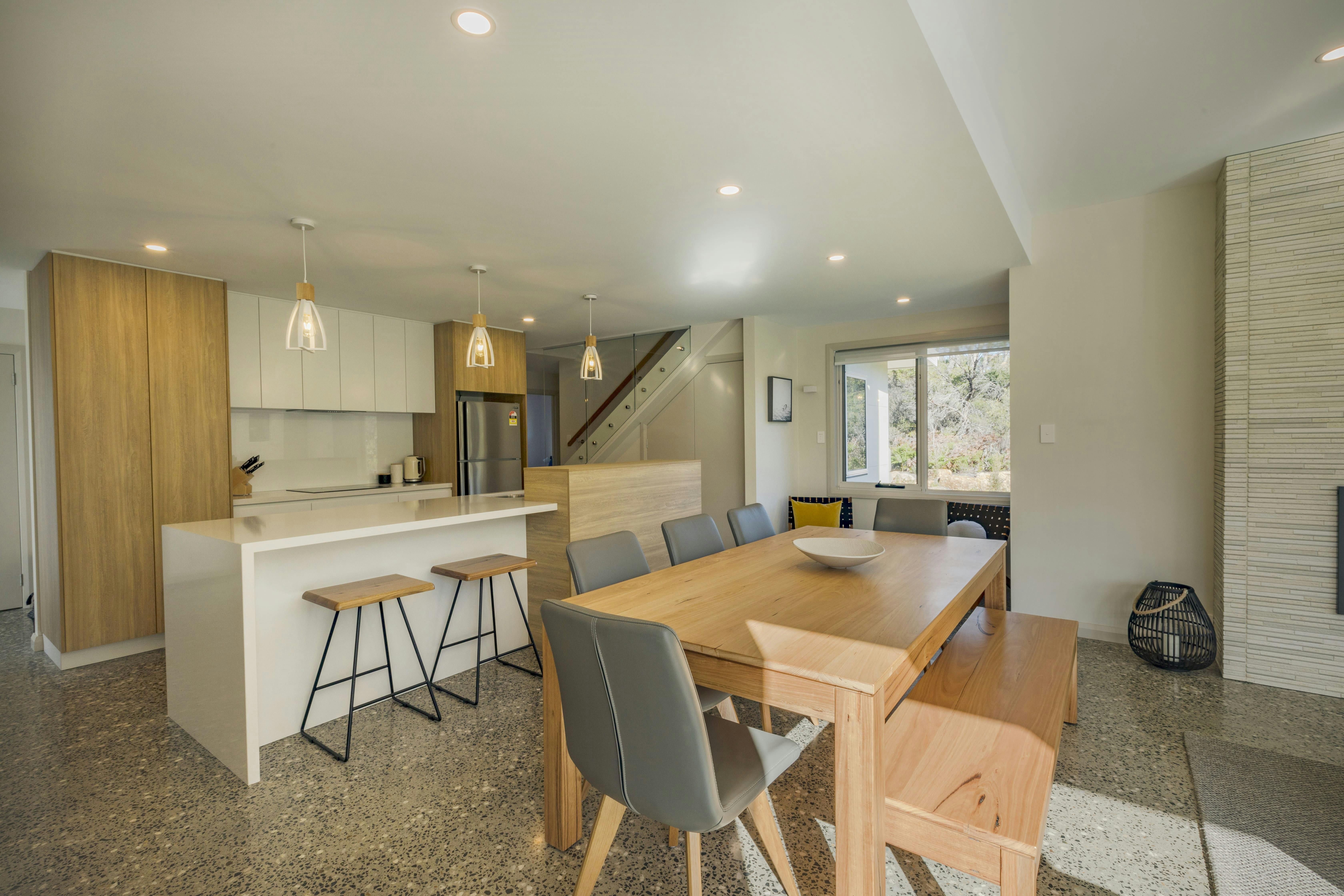 Baileys Beach House - Kitchen & Dining - Bay of Fires