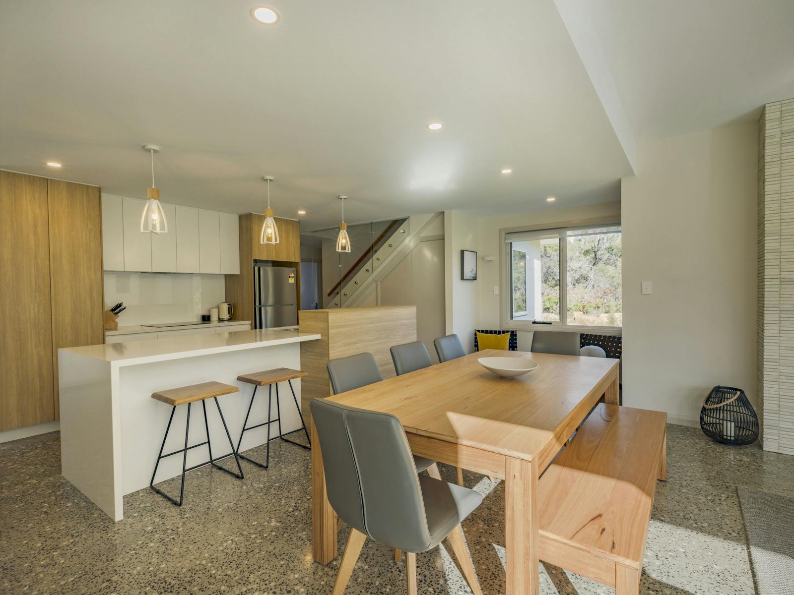 Baileys Beach House - Kitchen & Dining - Bay of Fires