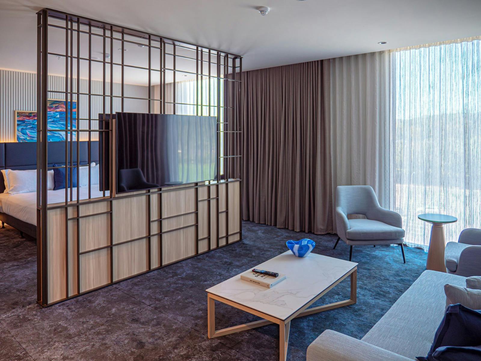 Bravo Suite Lounge and TV