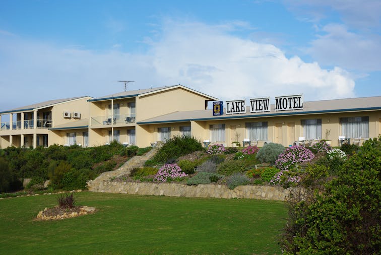 Lake View Apartments