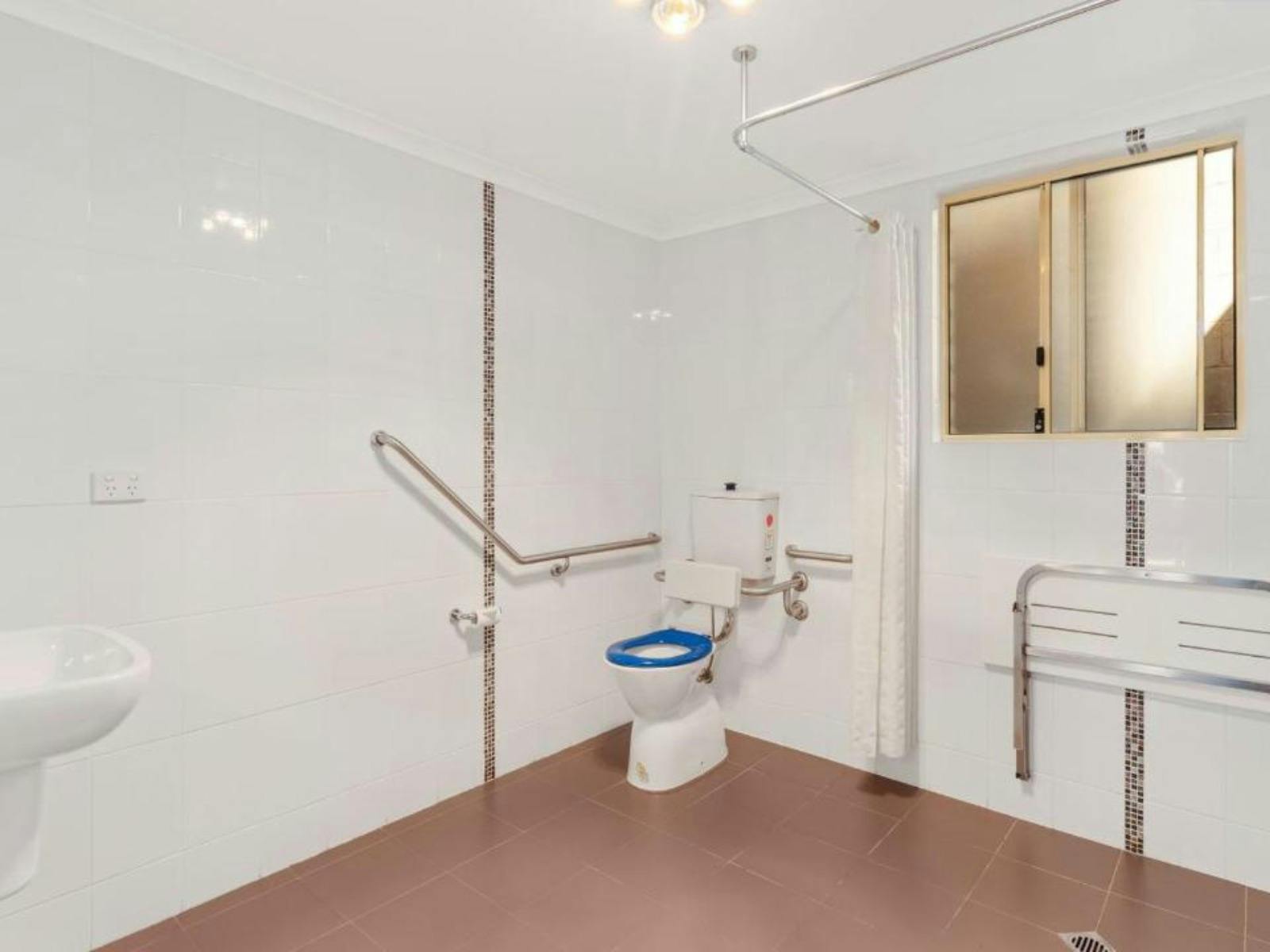 Econo Lodge Alabaster edit1