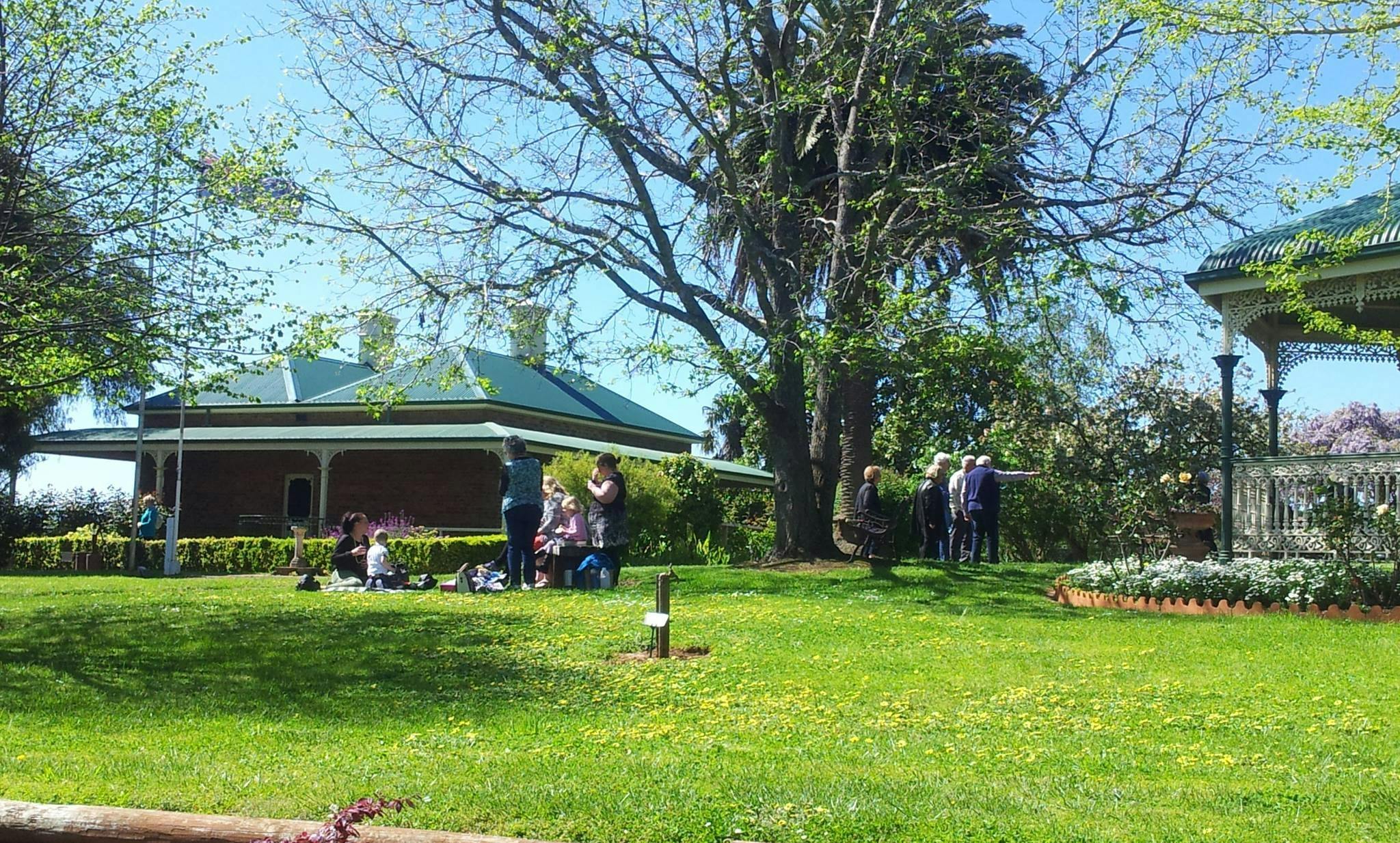 Mont De Lancey grounds