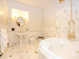 Stable Suite - Bathroom