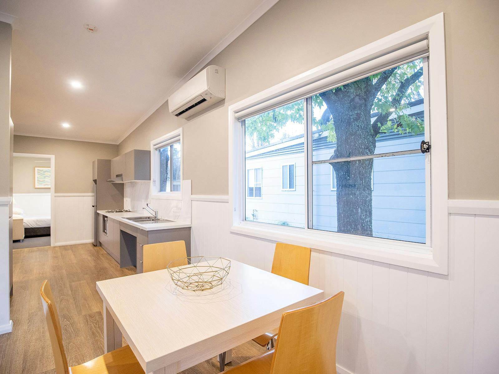 Feathertop Villa (Access Friendly) - Dinning Room