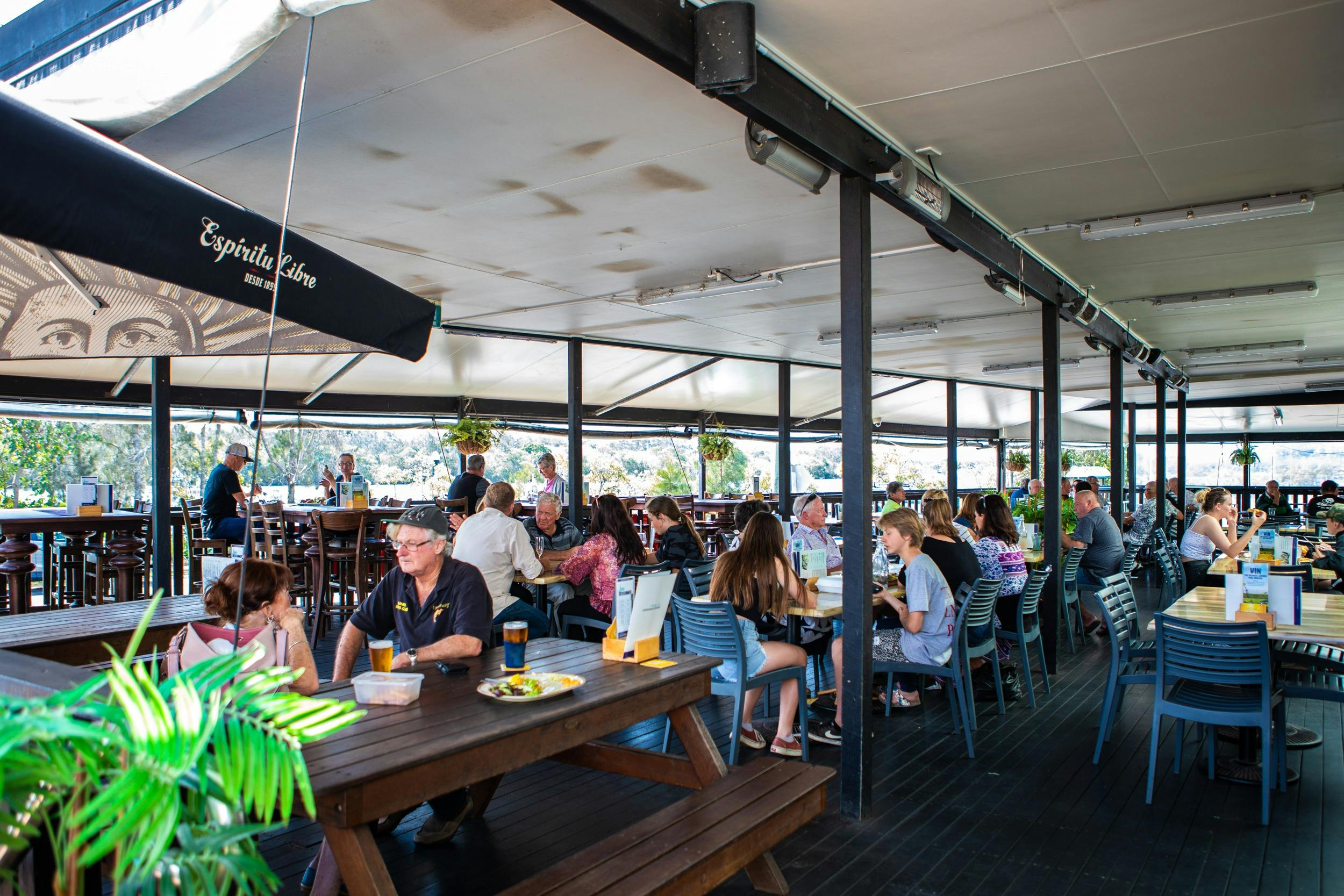 Chinderah Tavern NSW Holidays & Things to Do, Attractions and Events