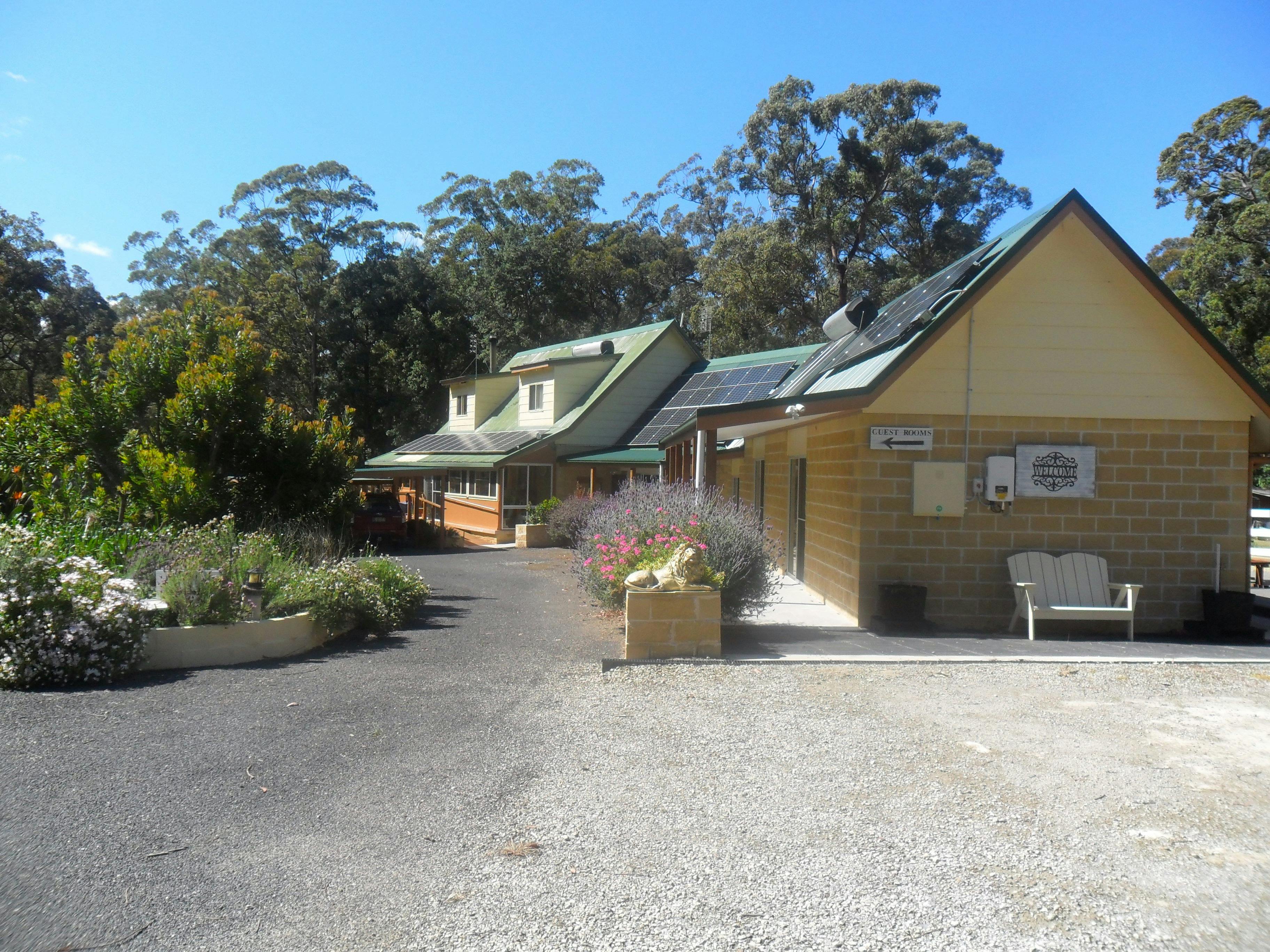 5 space car park and wheelchair access