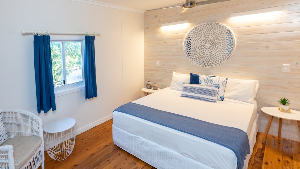 Reef Units - less than 10 metres water beachfront