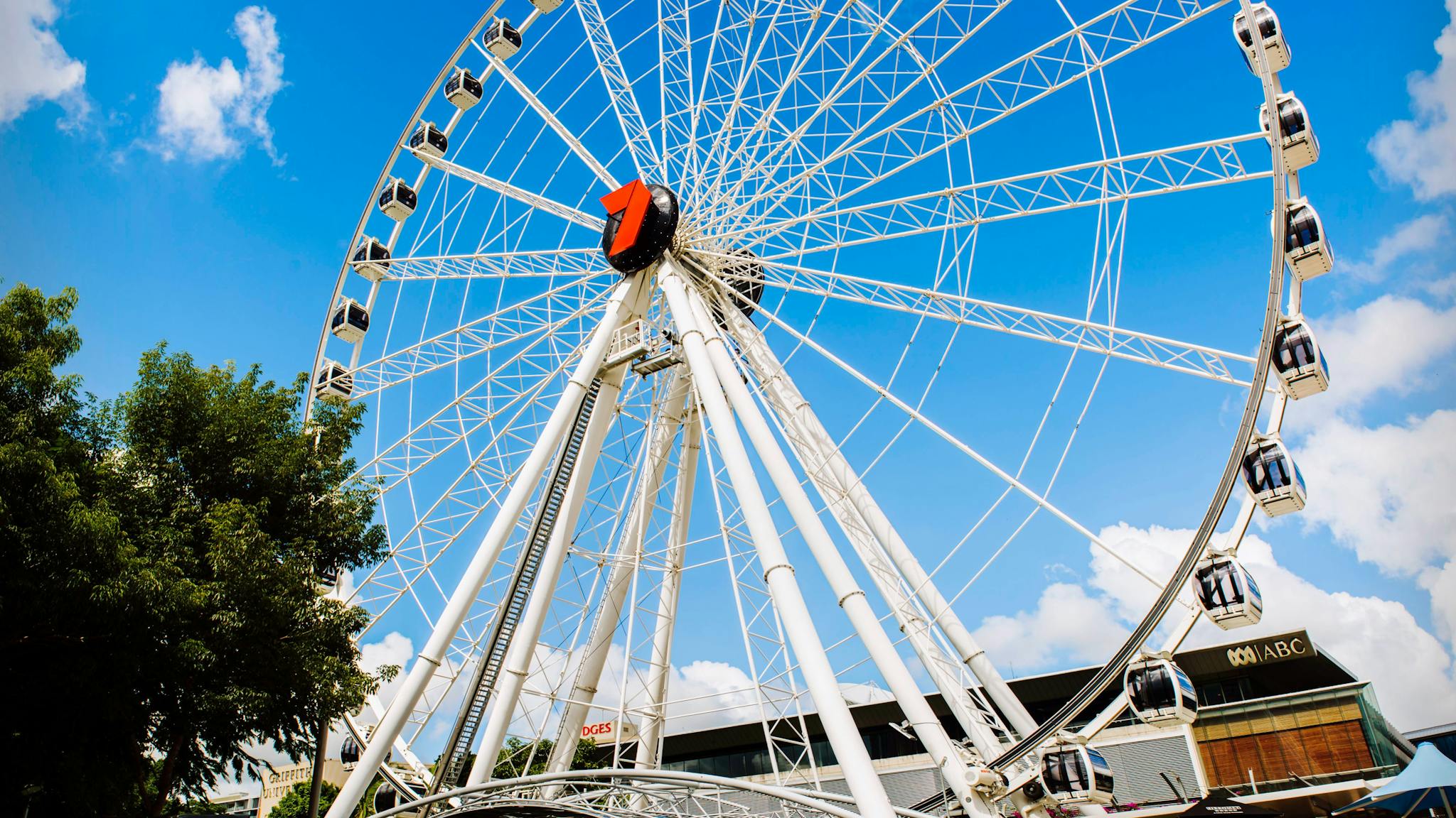 The Wheel of Brisbane from the forecourt