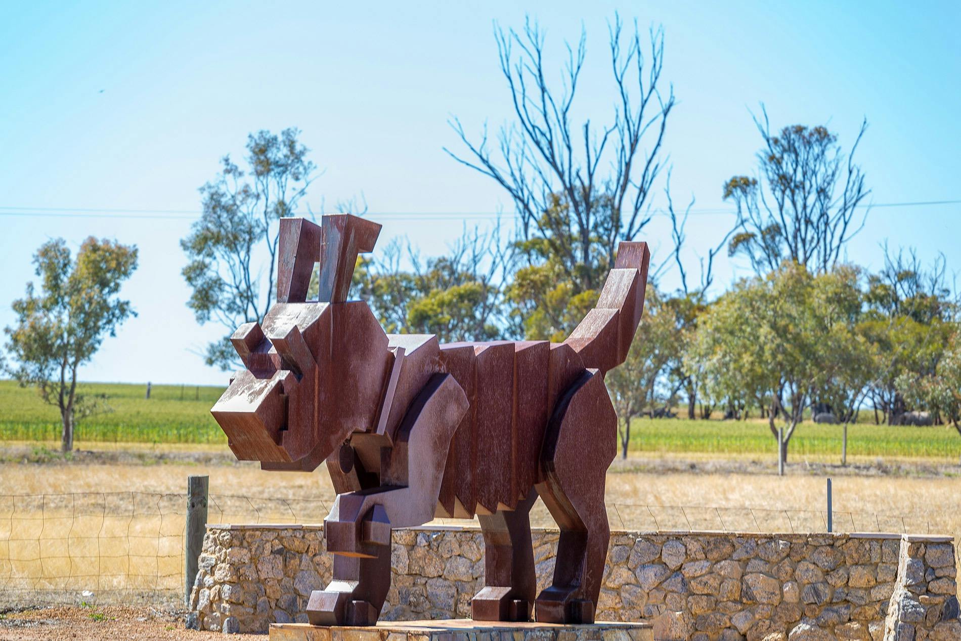 Rusty the tin dog sculpture in Dowerin