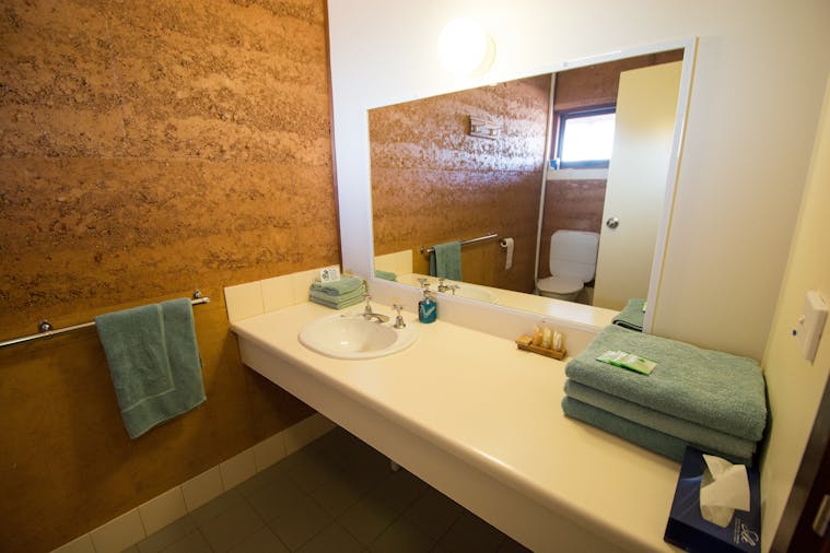 STANDARD MOTEL