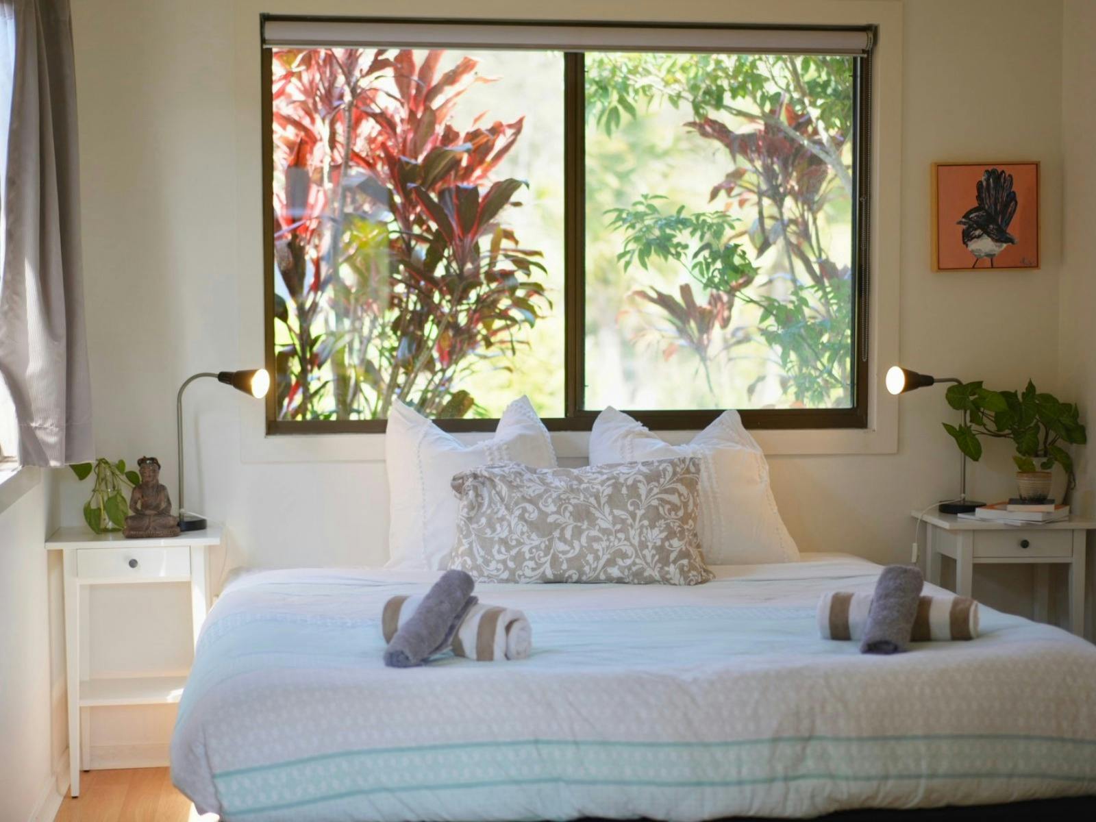 King ensuite room with garden view