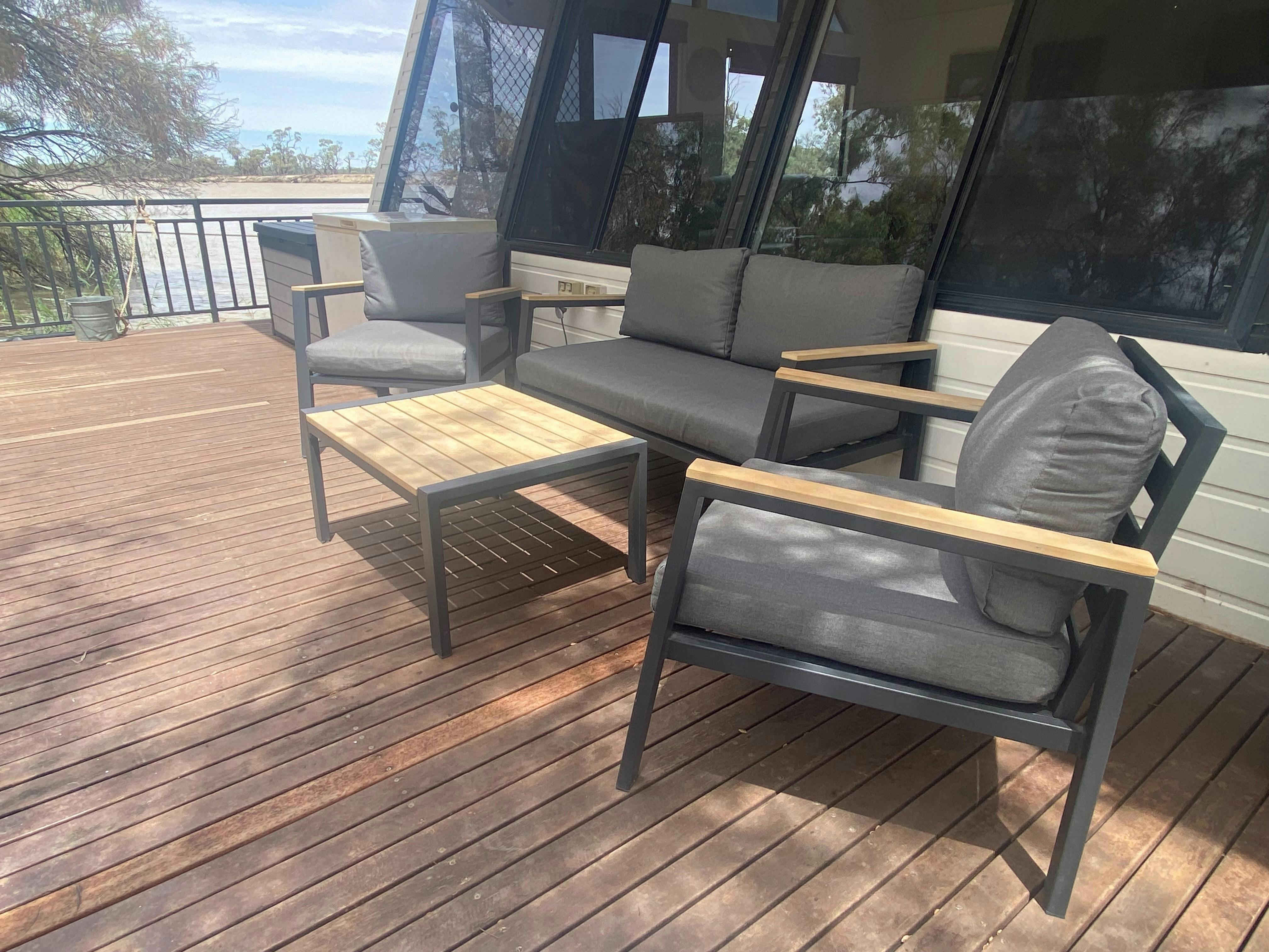 Uncork'd Houseboat Loxton