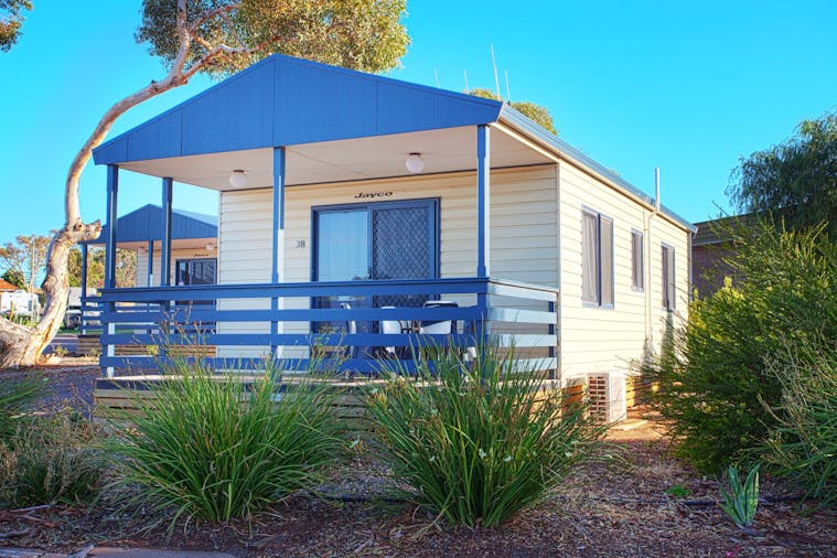 Superior Parkview Cabin