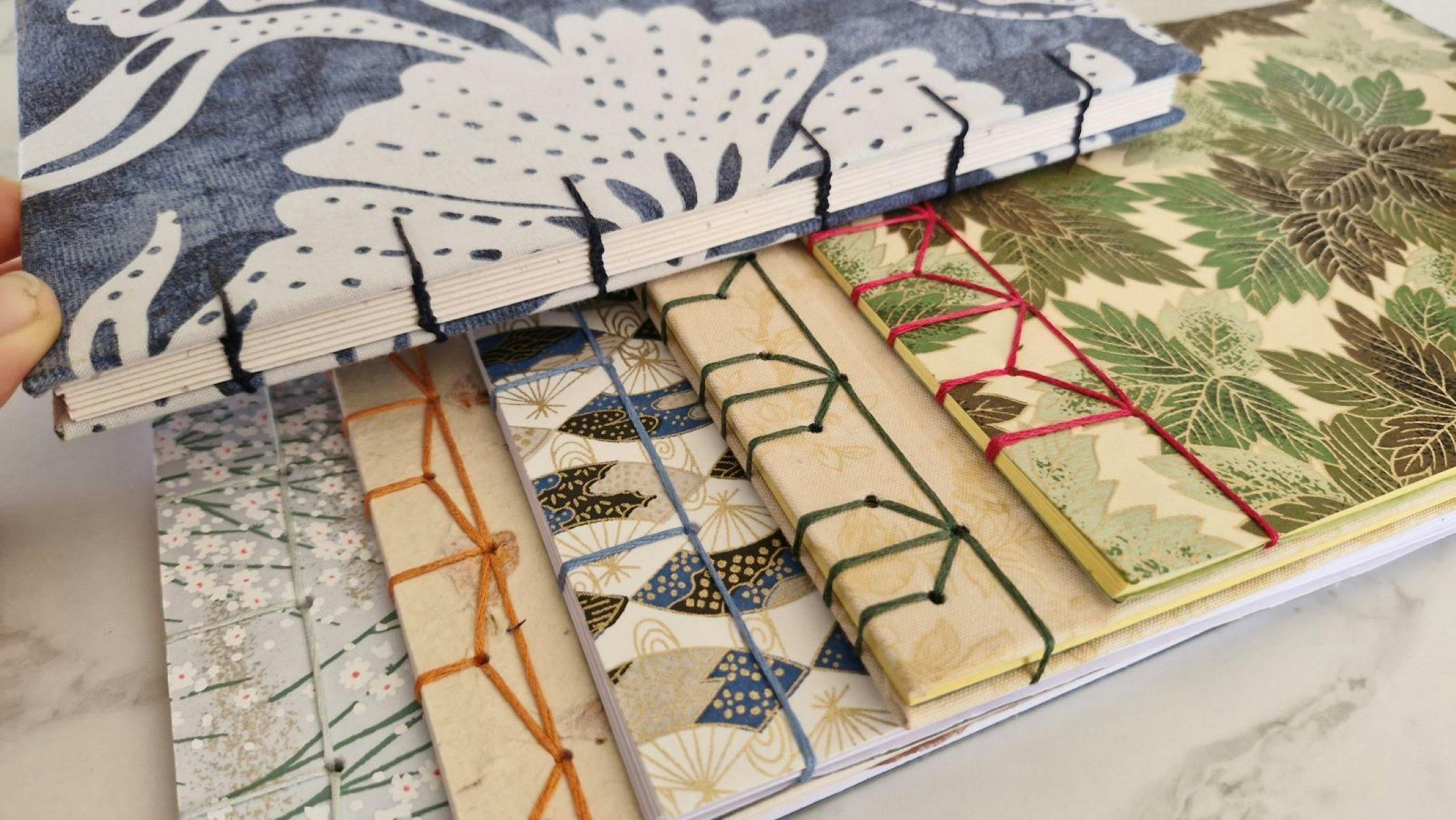 Book and Kettle Cottage Crafts präsentiert japanische und koptische Buchbinderei-Workshops