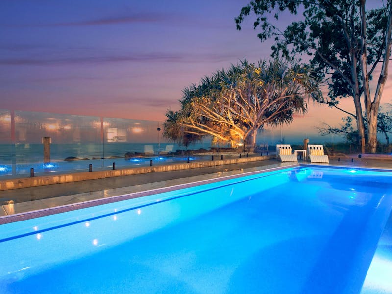 Heated pool, Ocean front