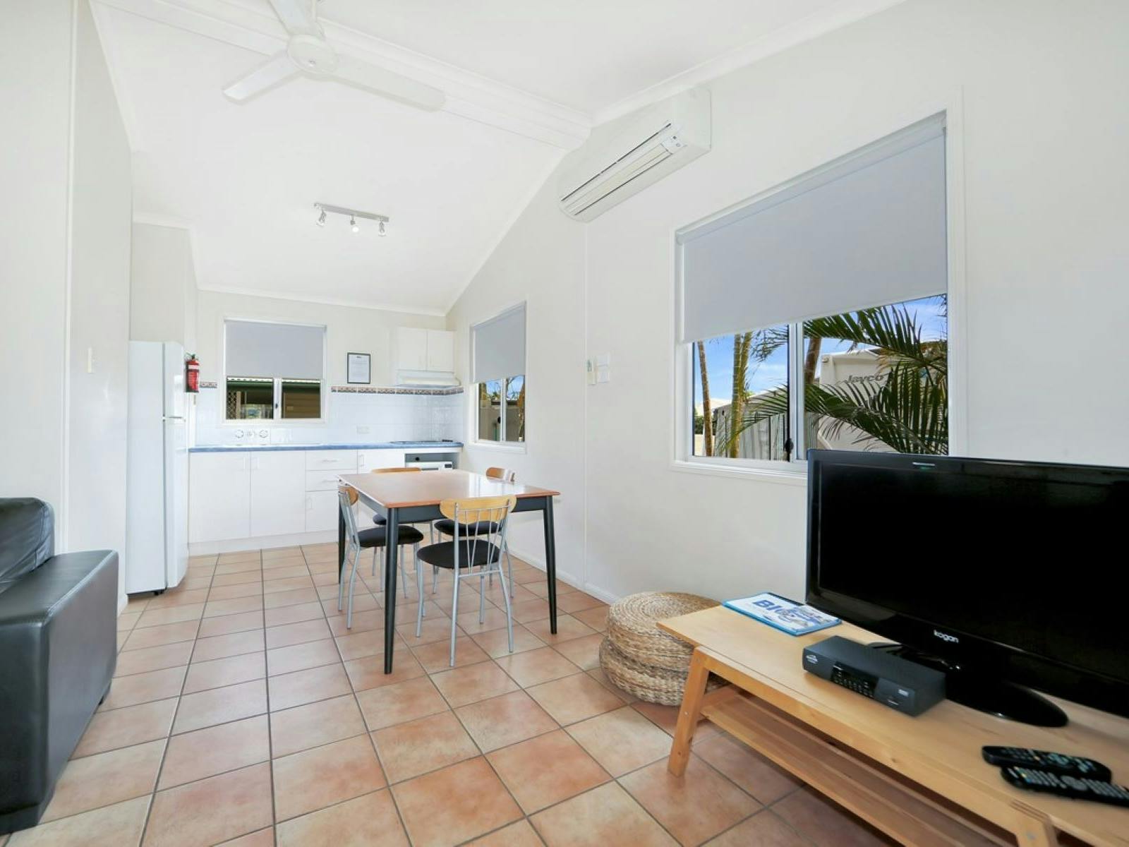 Dining / Kitchen Dining / Kitchen