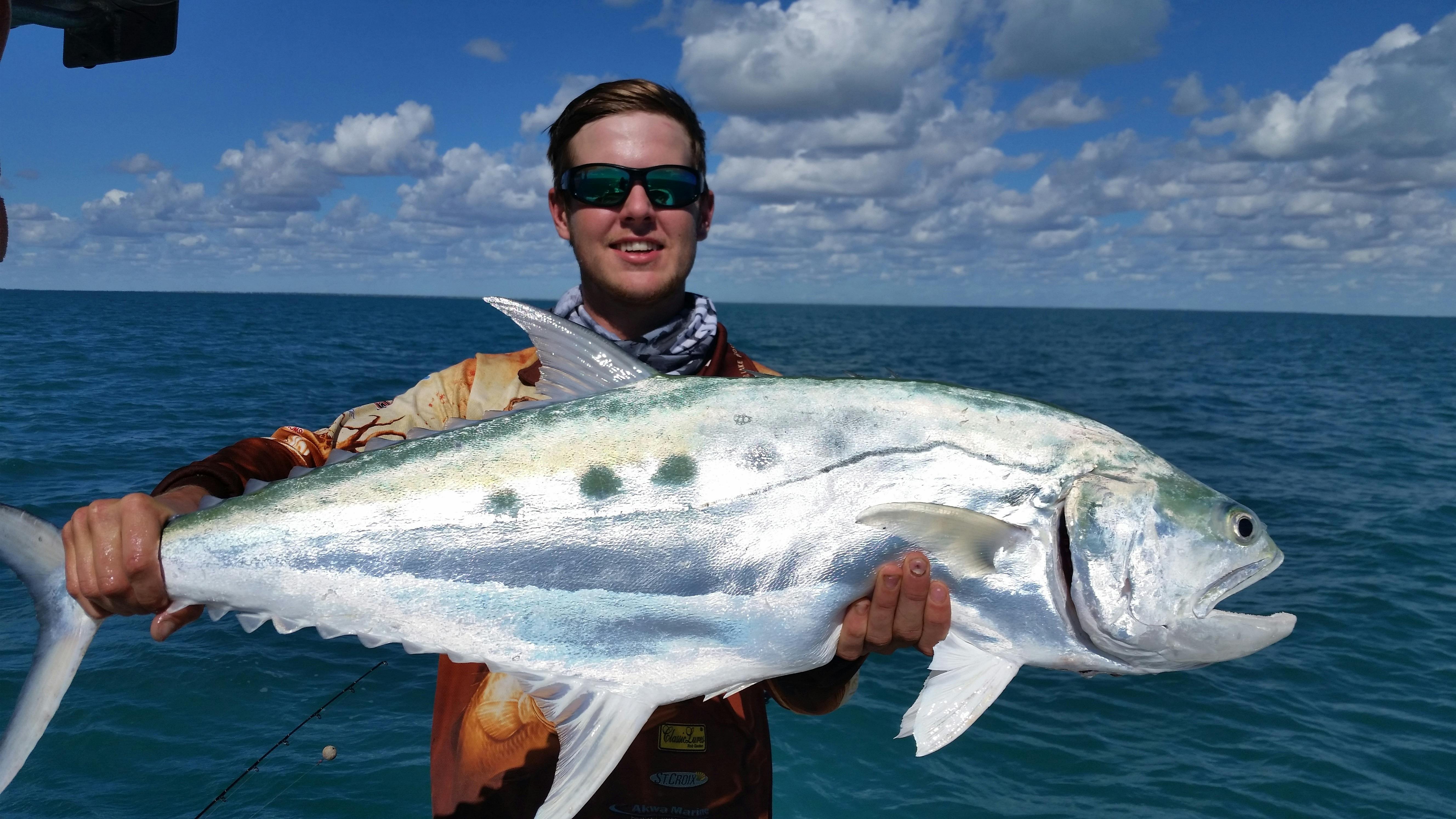 Popper fishing for Queenfish