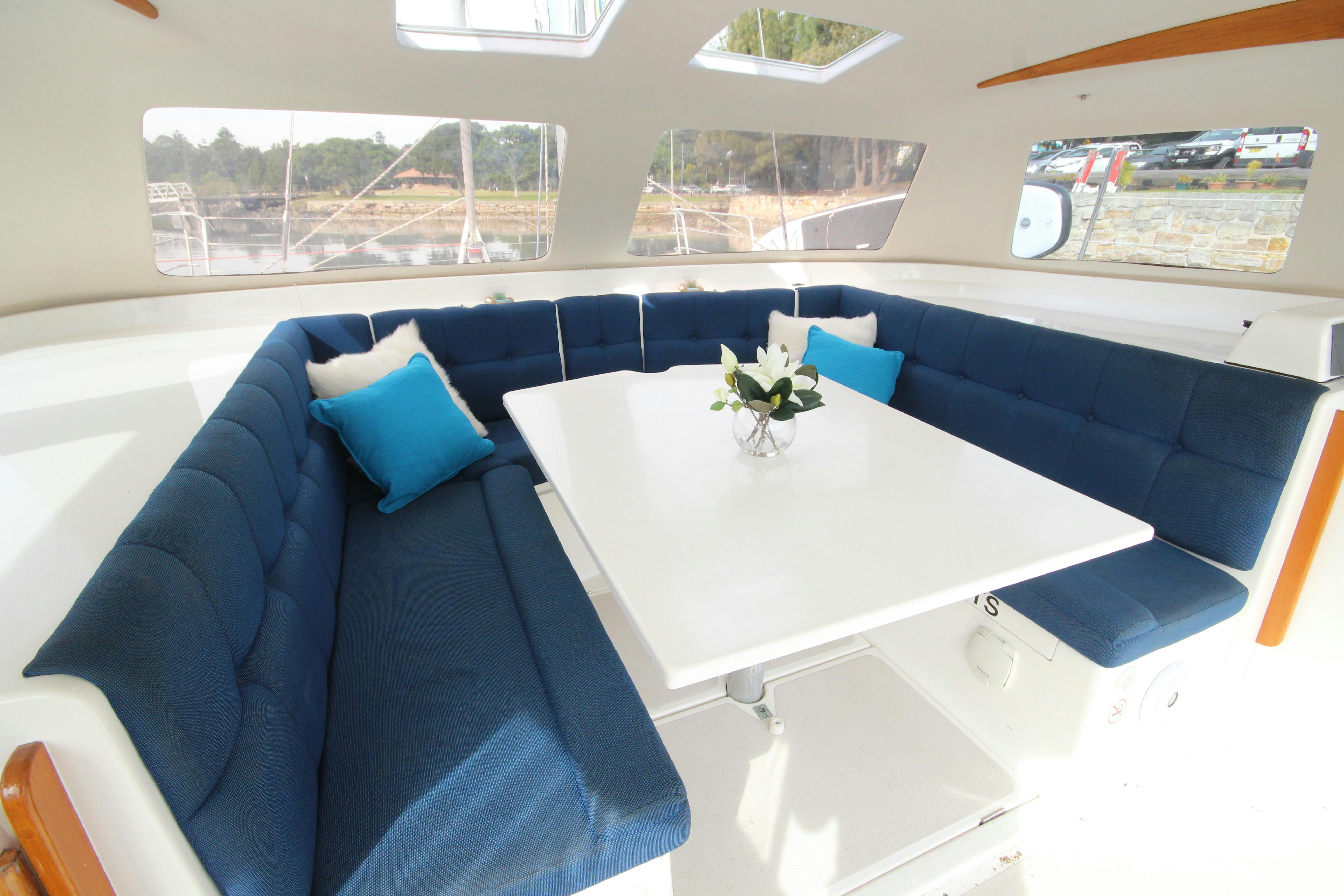 Interior Seawind 1000