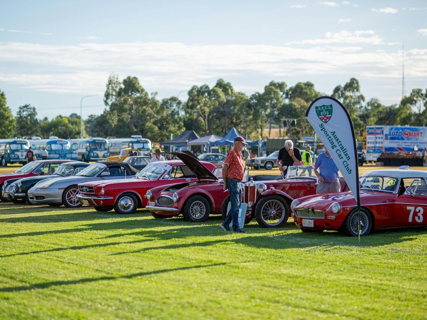 Gnoo Blas Classic car show
