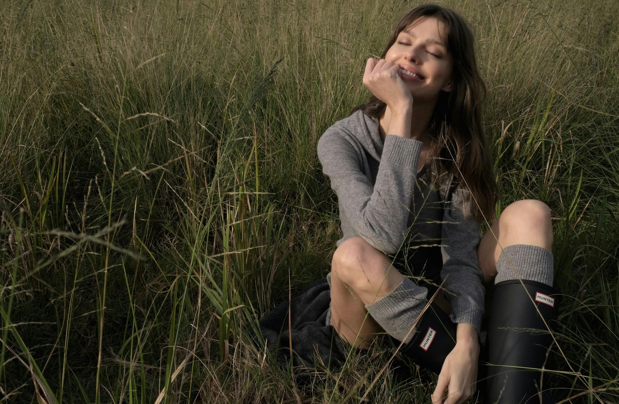 Sonya Hopkins Sydney pure cashmere knitwear, scarves & accessories