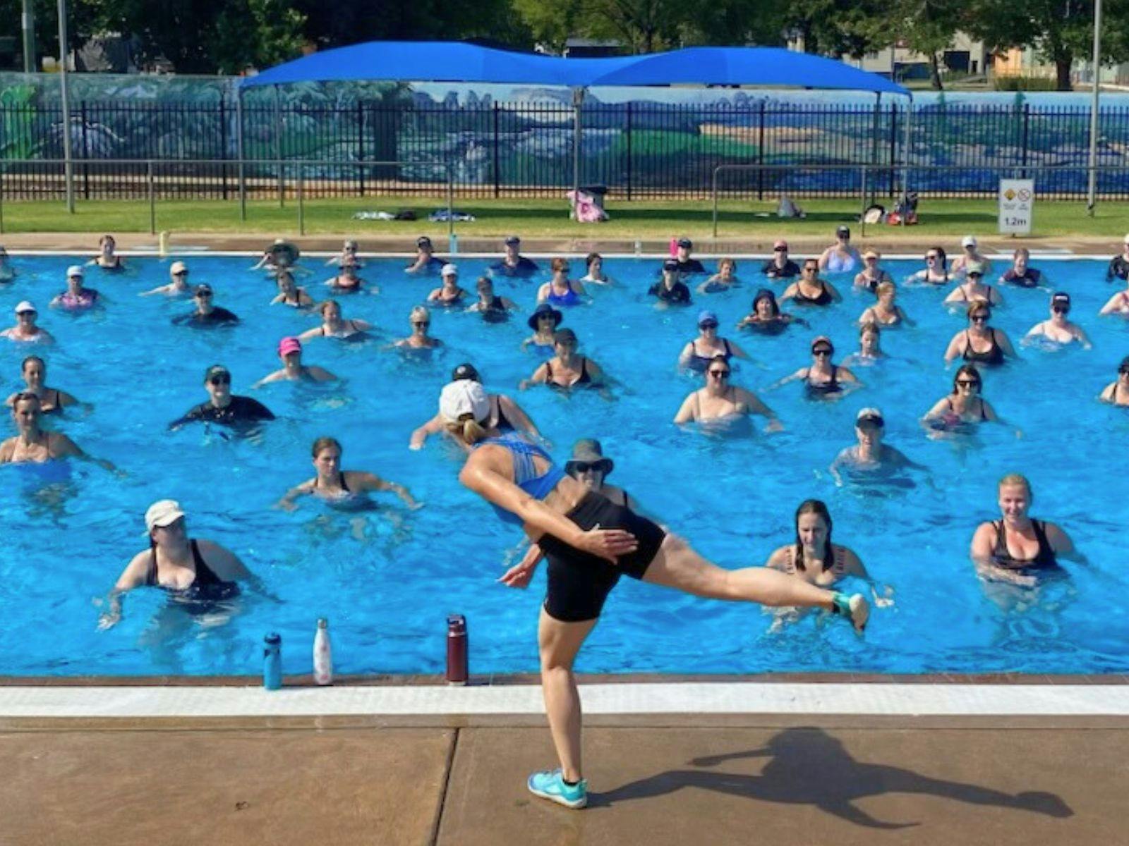 プールクラブでのアクアズンバ