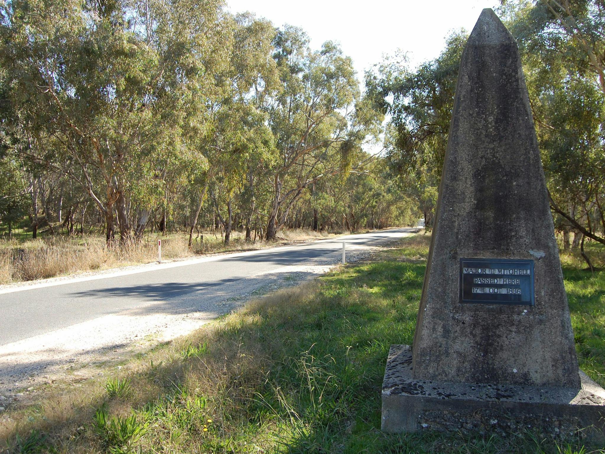 Major Mitchell monument on Chiltern Valley Road
