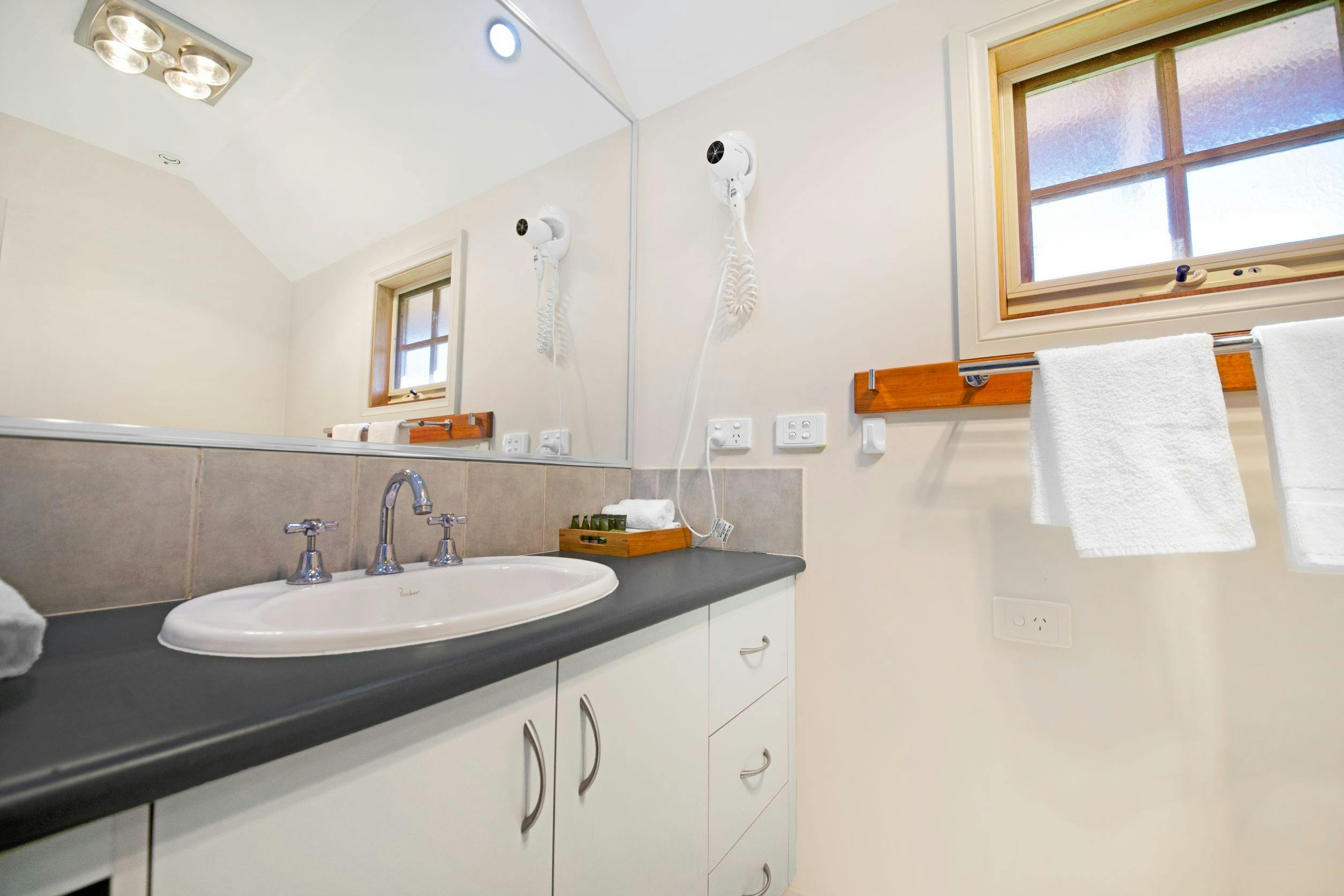 Luxury Cabin Bathroom