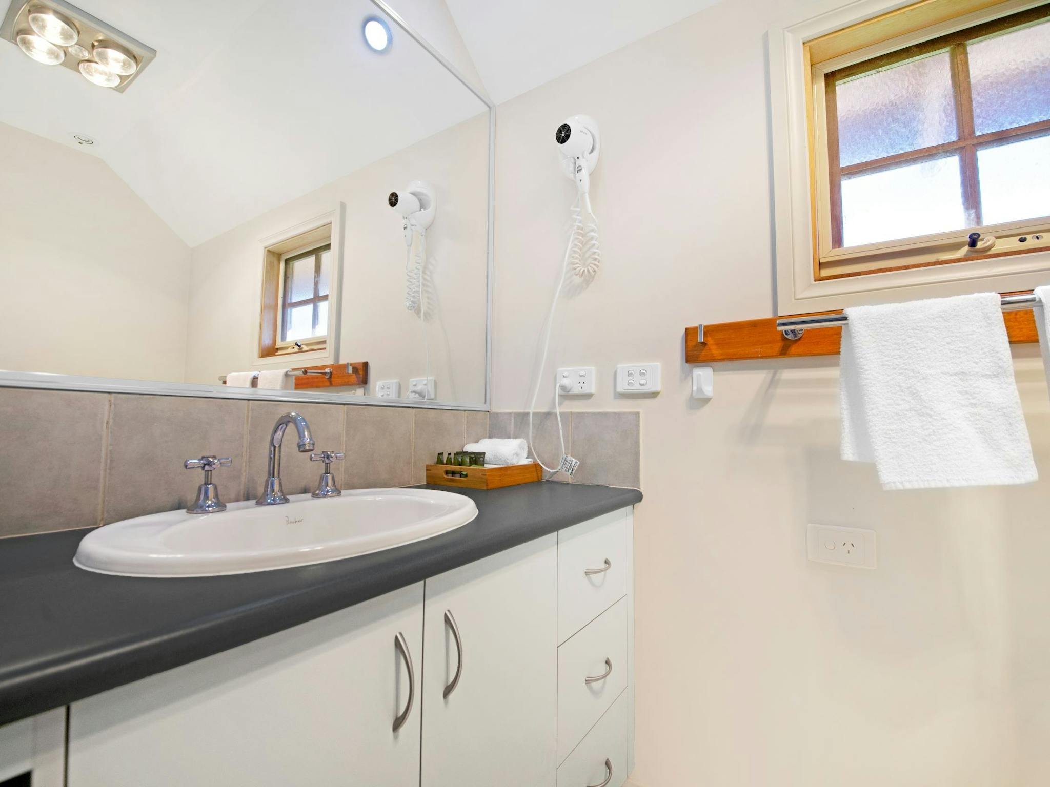 Luxury Cabin Bathroom