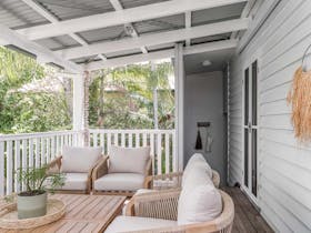 Cape Cottage - Byron Bay - Outdoor Seating Area b