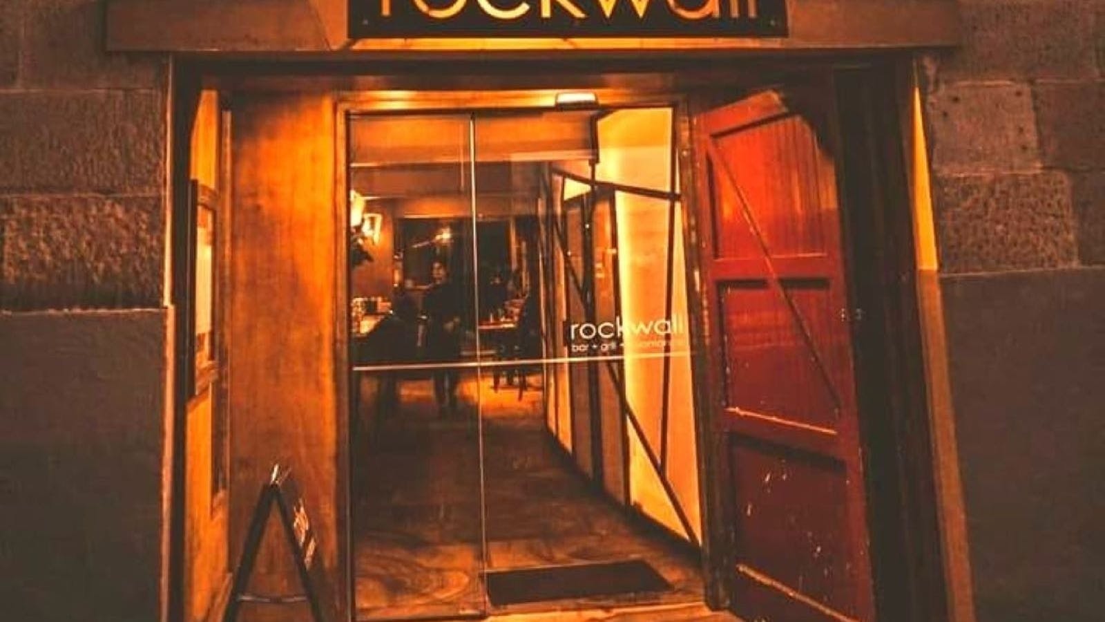 Rockwall Bar and Grill Façade