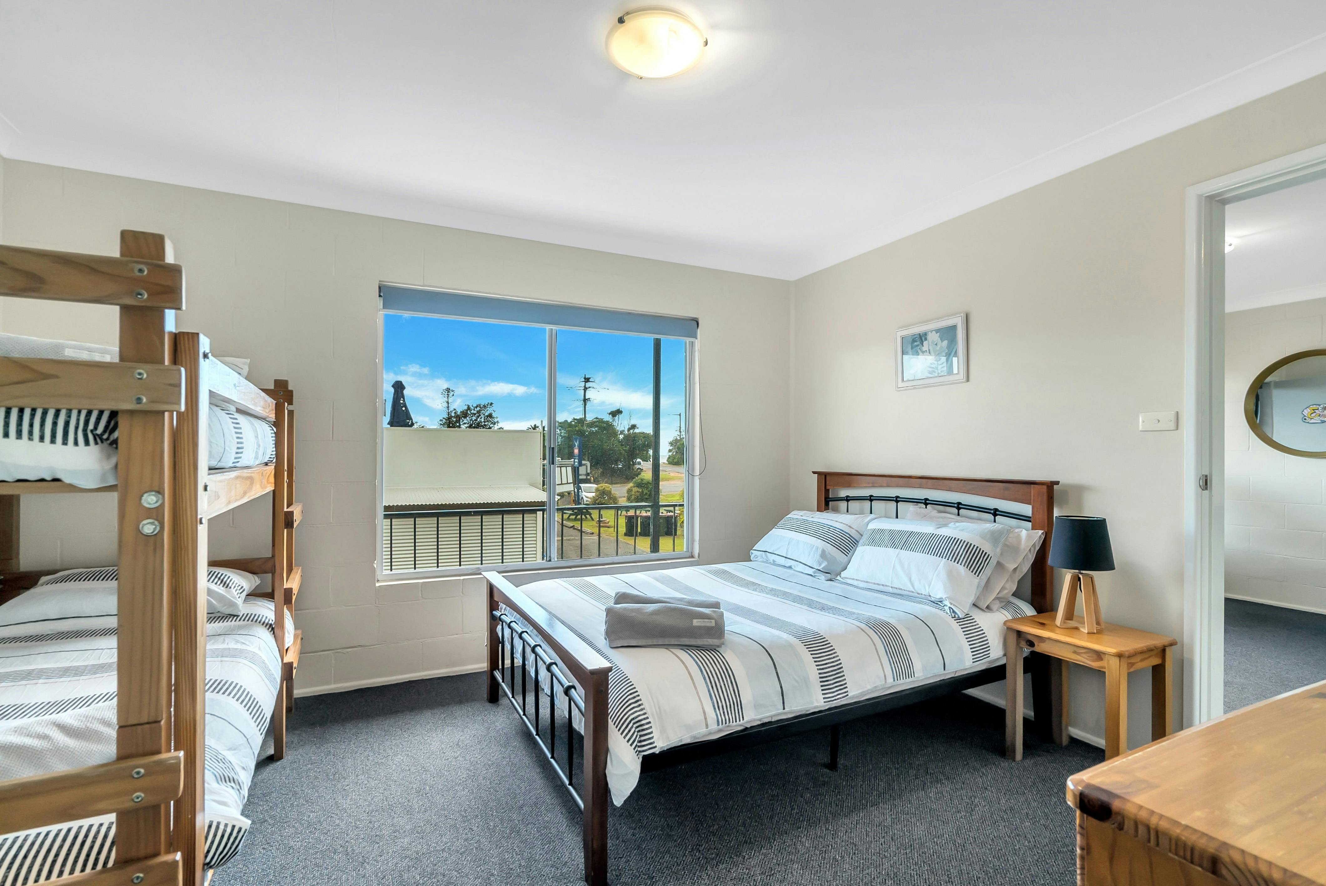 ダブル/二段ベッド