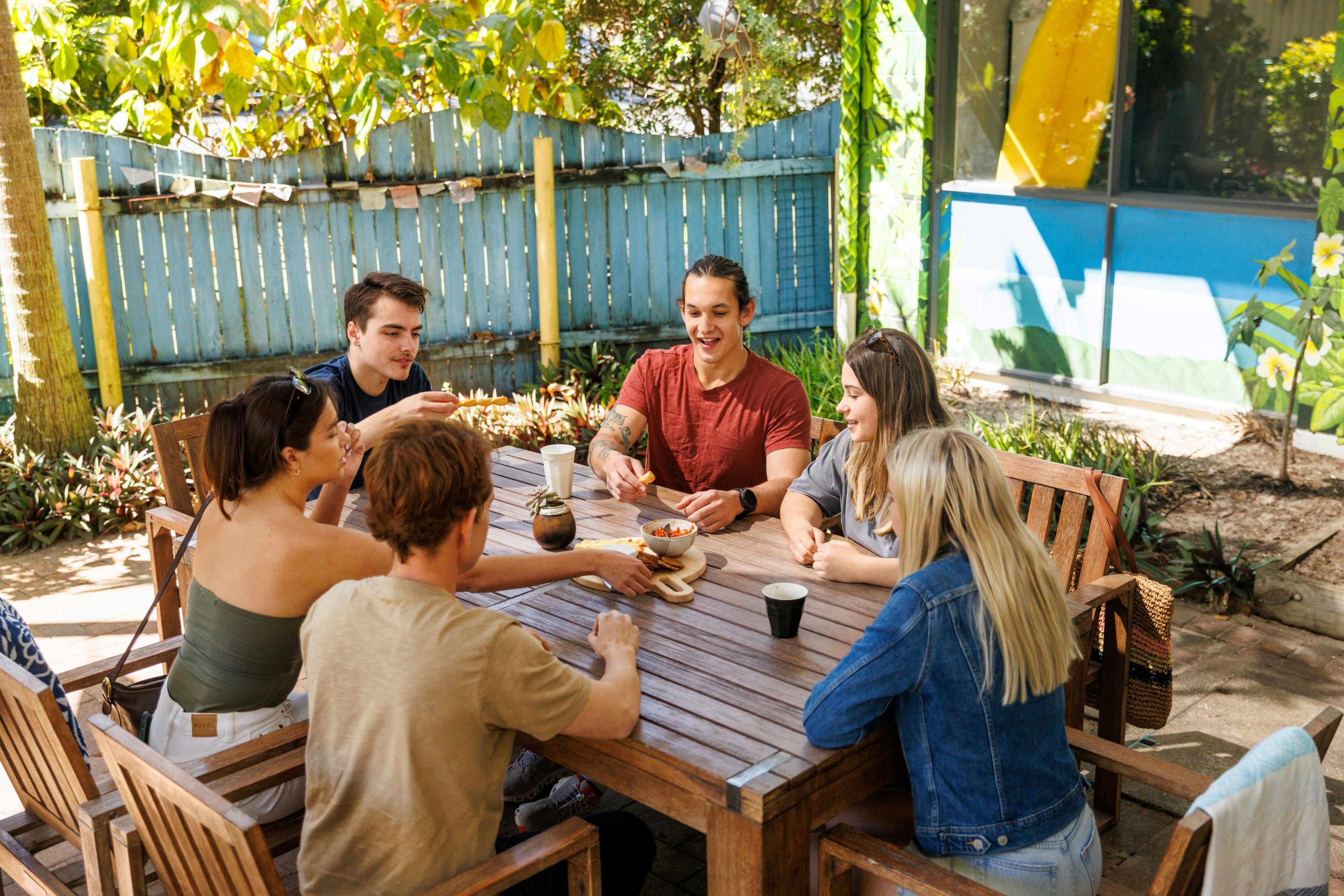 YHA Coolangatta outdoors area
