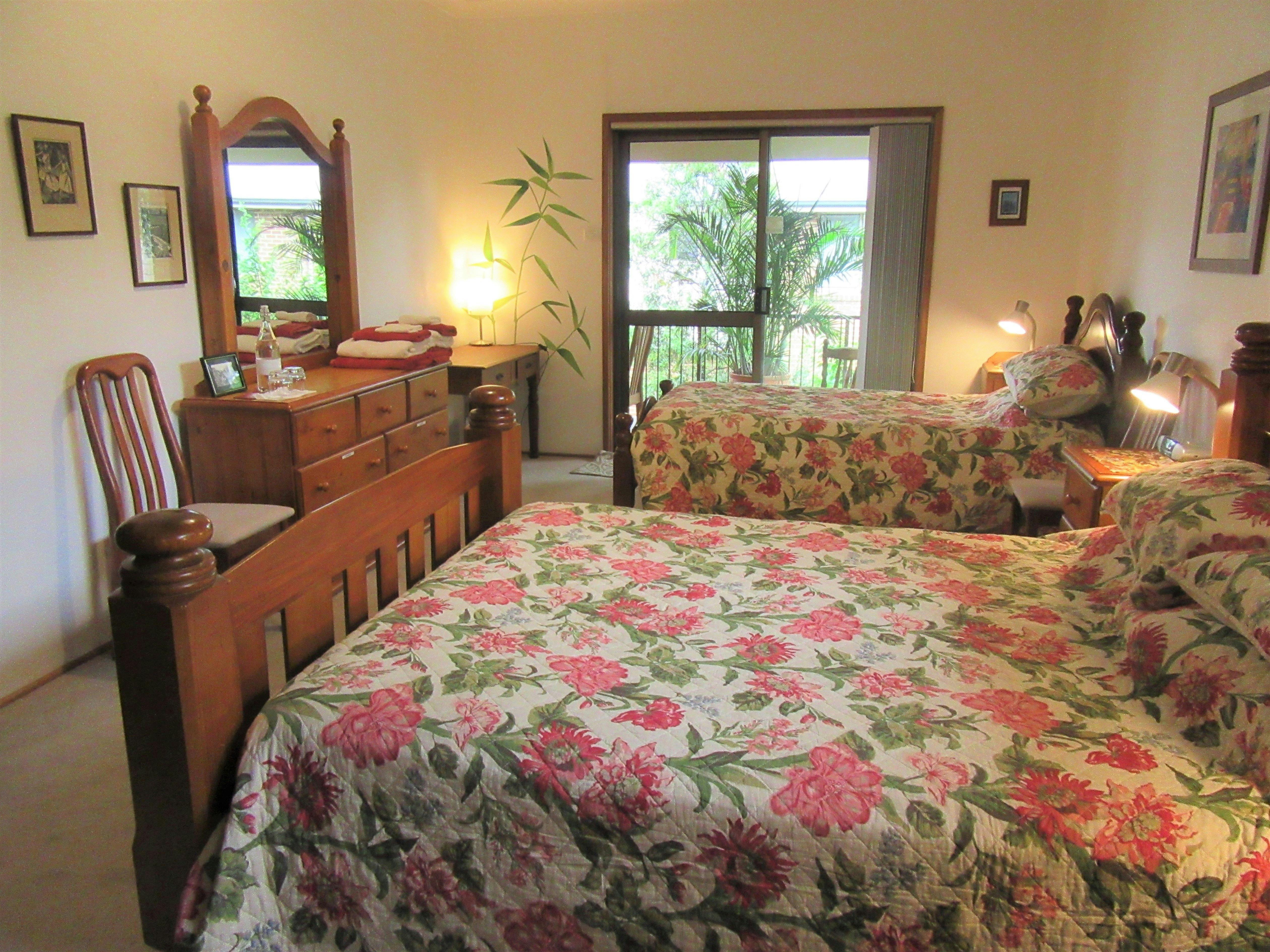 Peaceful Palms Bed and Breakfast NSW Holidays & Things to Do, Attractions and
