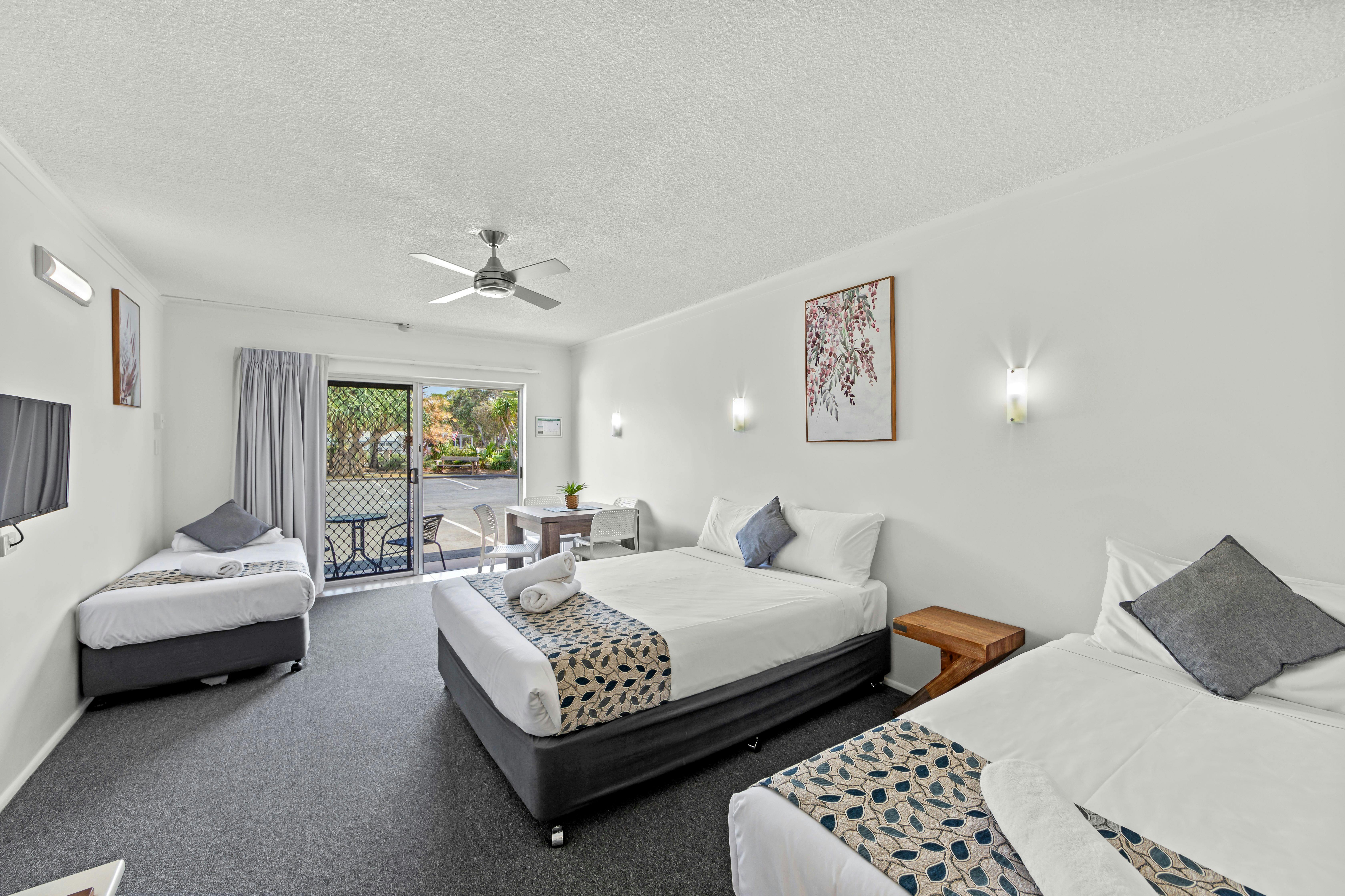 Motel Room Quad - (1 x Queen and 2 x Singles)