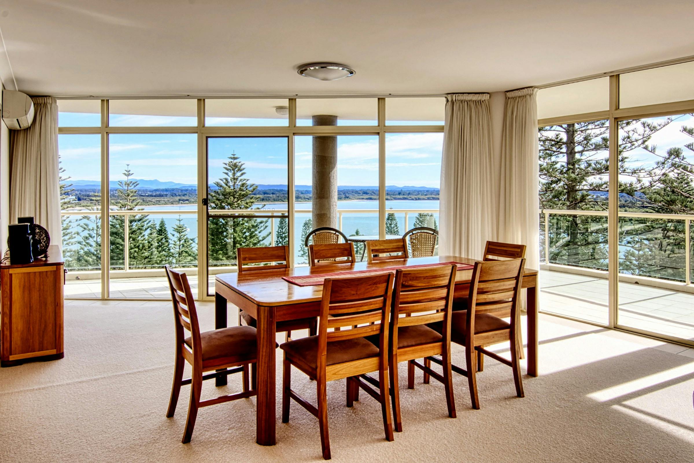 Northpoint-Apartments-3-Bedroom-Apartment-lounge-view