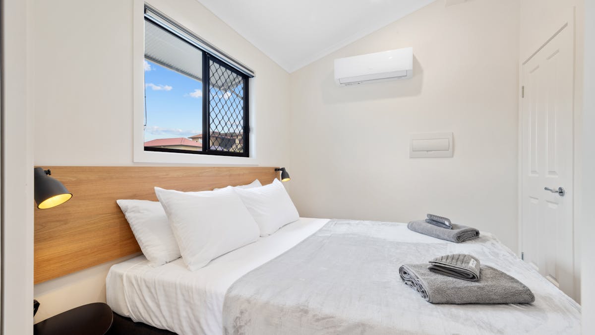 Two Bedroom queen bed with air-conditioning
